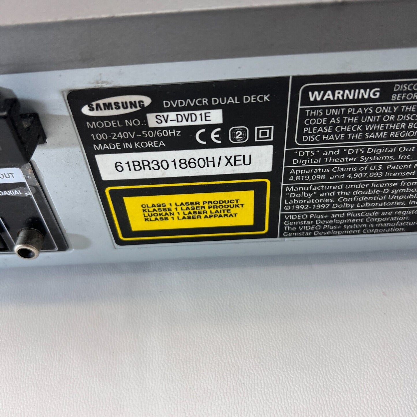 SAMSUNG SV-DVD1E DVD-VCR Player Silver with Remote + Cable + NTSC/PAL Converter