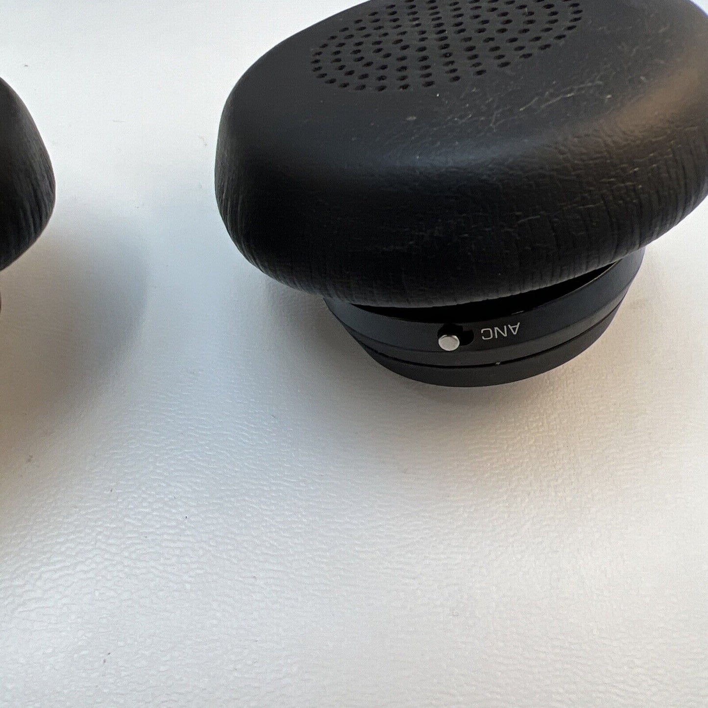 Plantronics Voyager Focus UC B825 Bluetooth Headset Poly USB Charging Dock ANC