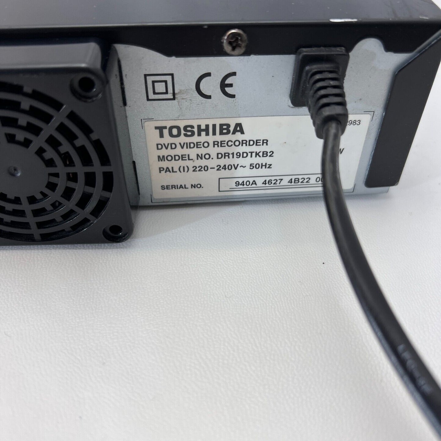 Toshiba DR19DT DVD Recorder Digital Tuner Black with Remote + USB Cables