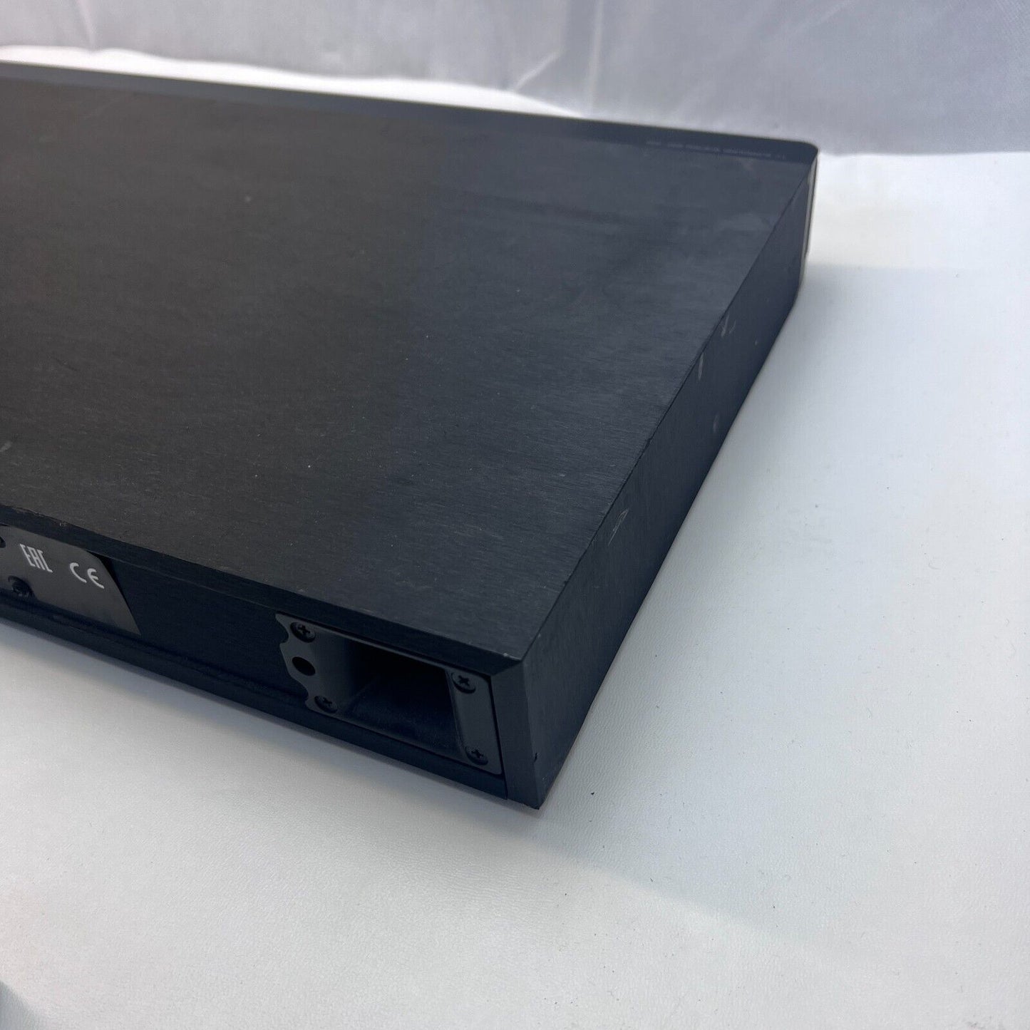 Yamaha SRT-700 soundbase (sound bar) Dolby 5.1, Bluetooth, Clear Voice remote