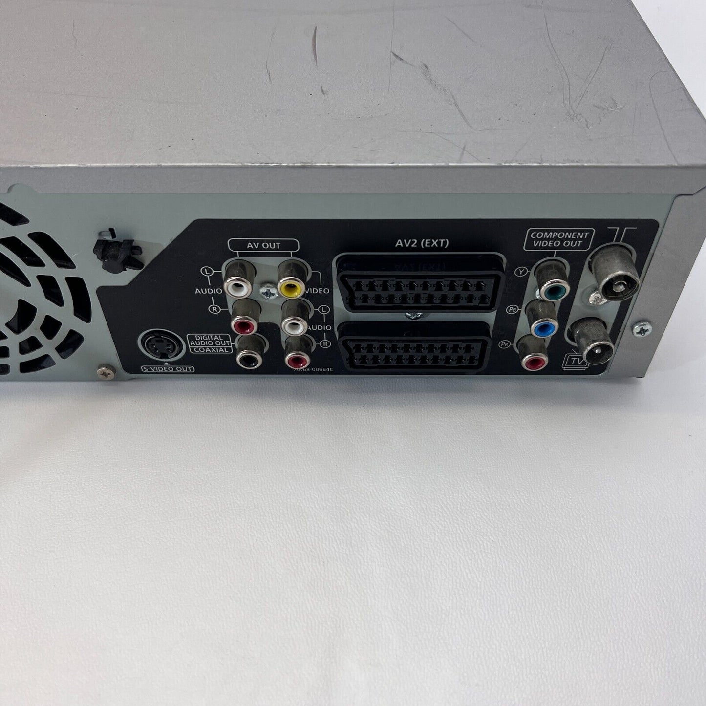 Toshiba D-VR35-S-TB DVD Video Recorder with Remote + Cable + NTSC/PAL Converter