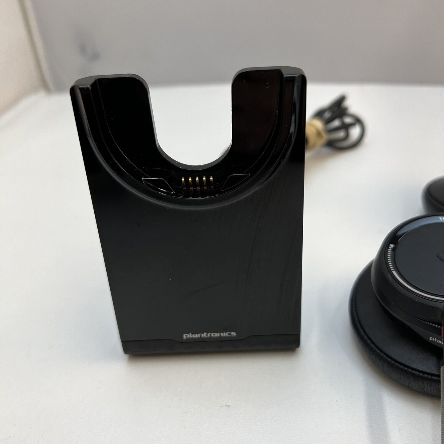 Plantronics Voyager Focus UC B825 Bluetooth Headset Poly USB Charging Dock ANC