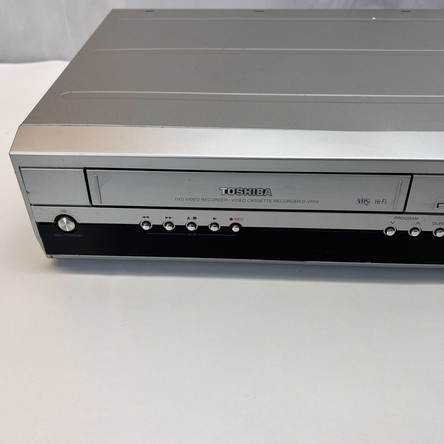 Toshiba DVR16 DVD VCR VHS Recorder Silver w/ Remote + Cable + NTSC/PAL Converter