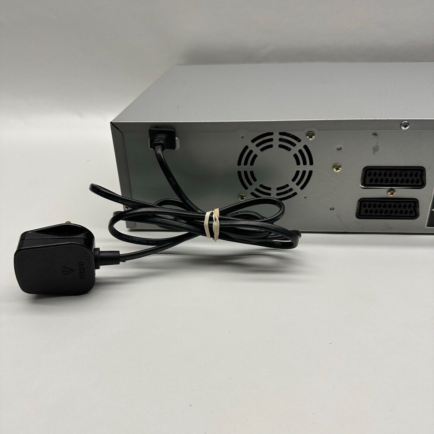 Sharp DV-RW250H VCR Copy VHS to DVD Recorder Tapes w/ Remote RCA to HDMI kit