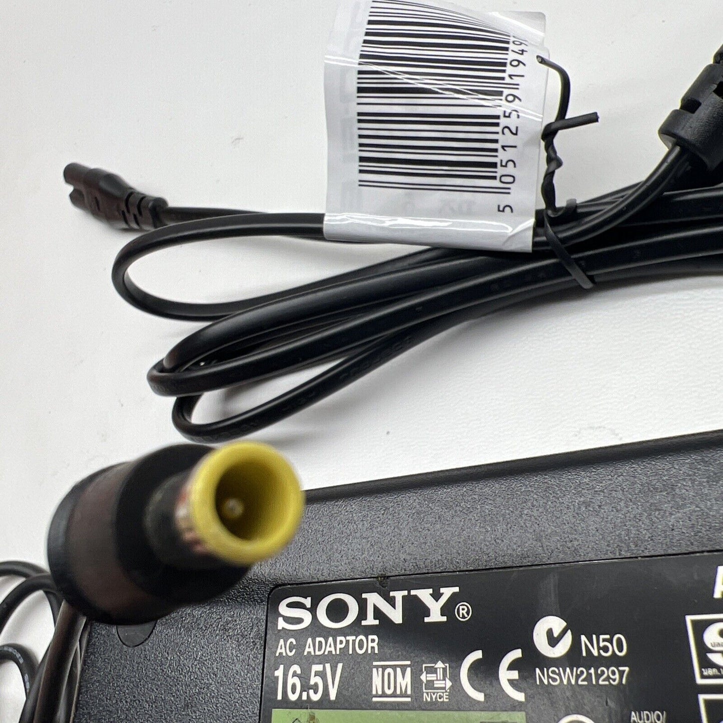 GENUINE SONY LAPTOP CHARGER 16.5V - 3.9A, 74W (AC-FD006) WITH POWER LEAD