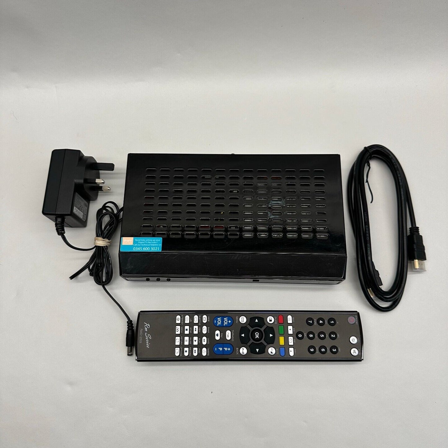Hitachi DVB T2 HDR5T01 Freeview HD Digital Recorder Tested with Remote + Cables