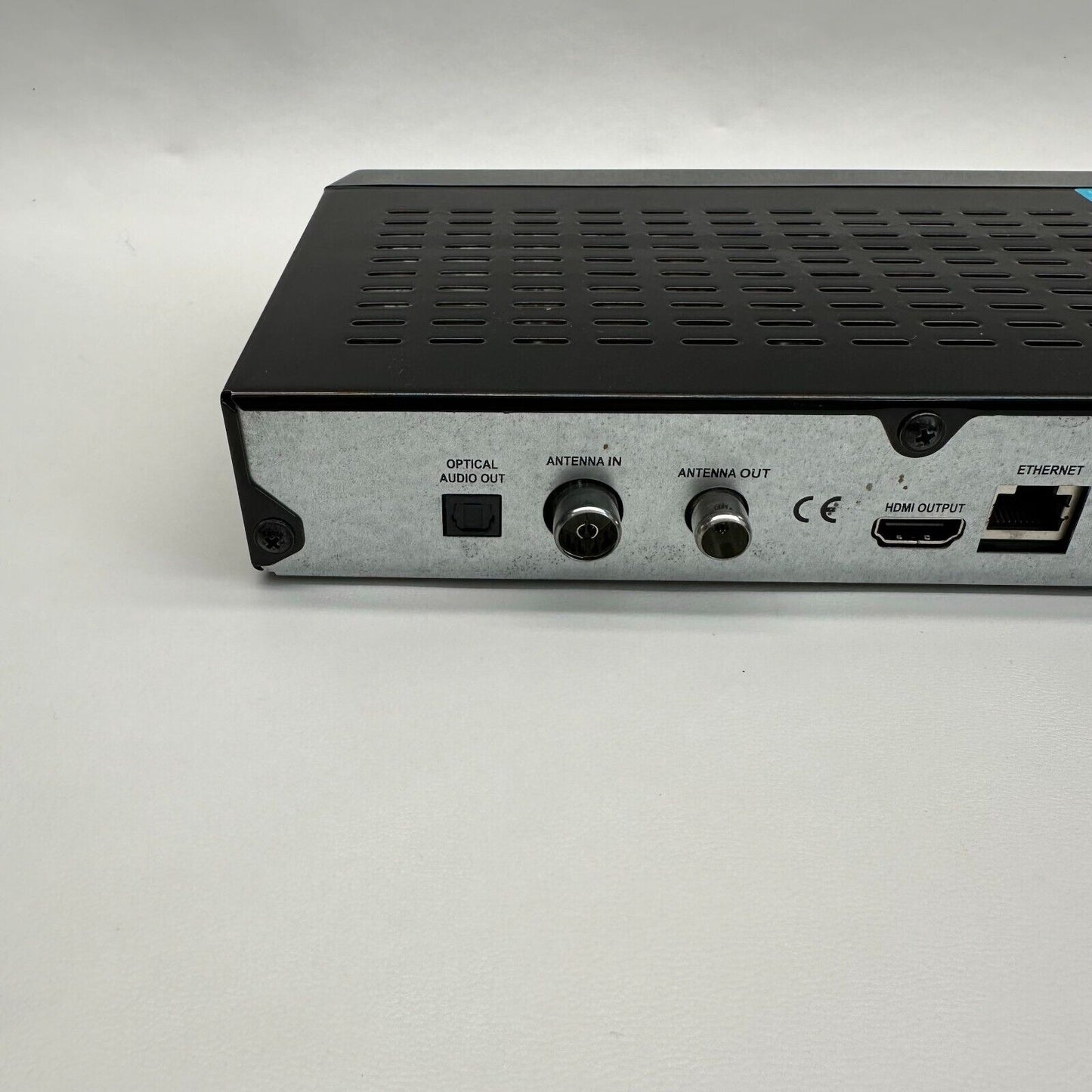 Hitachi DVB T2 HDR5T01 Freeview HD Digital Recorder Tested with Remote + Cables