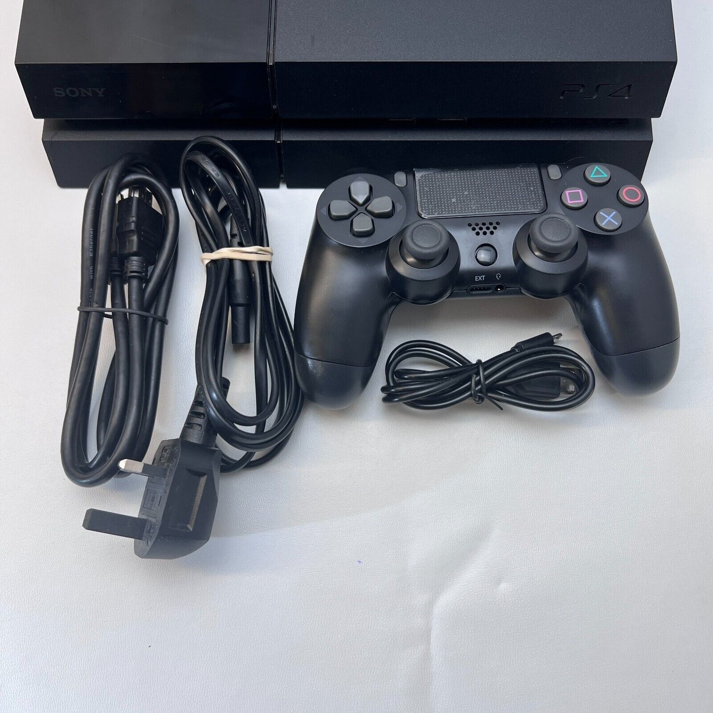 Sony PlayStation 4 PS4 500GB Console - Black good condition controller 2 games