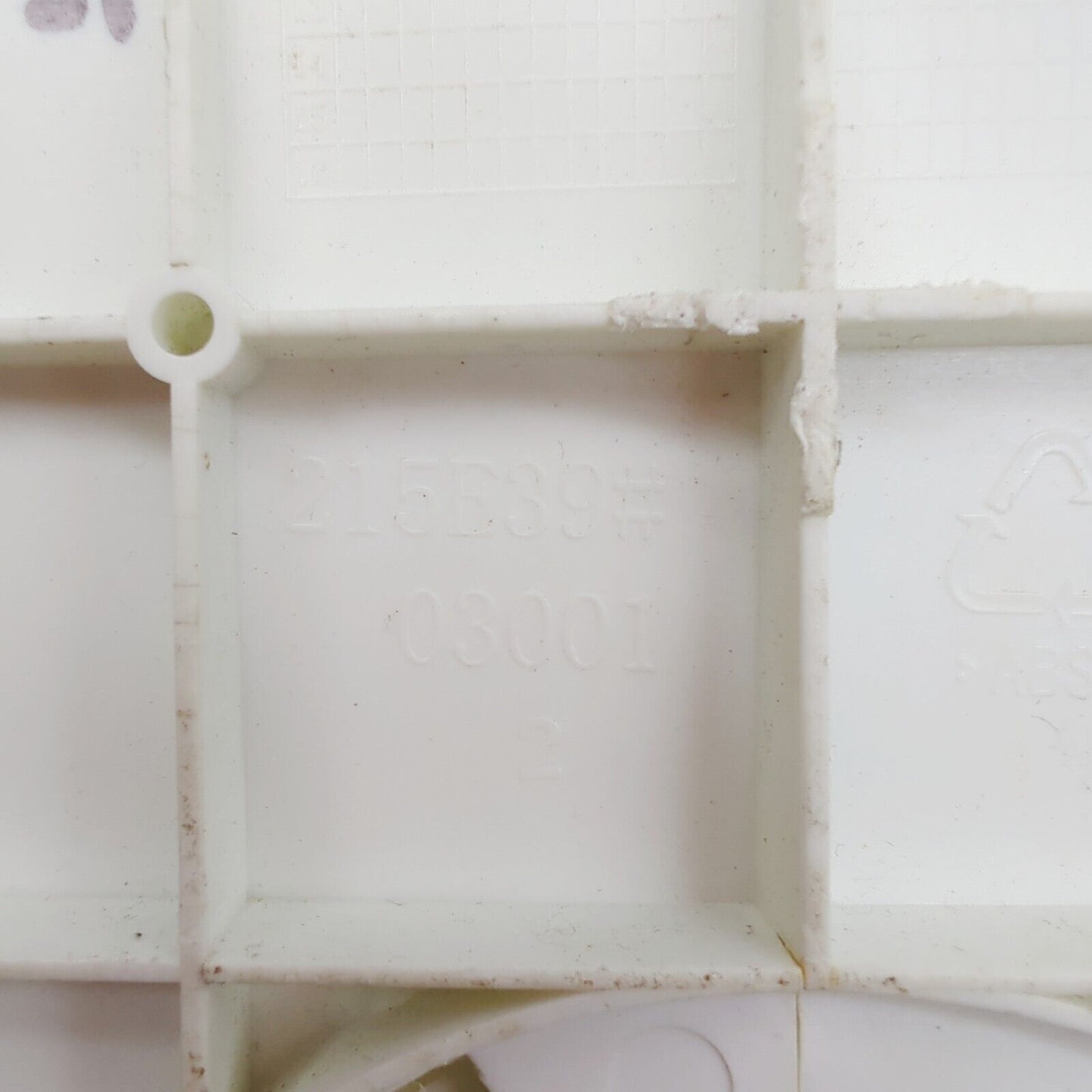 TABLETOP BASE STAND FOR BAIRD TI2402DVDBC TI2402DVDBCJ TV 215E39 (WITH SCREWS)