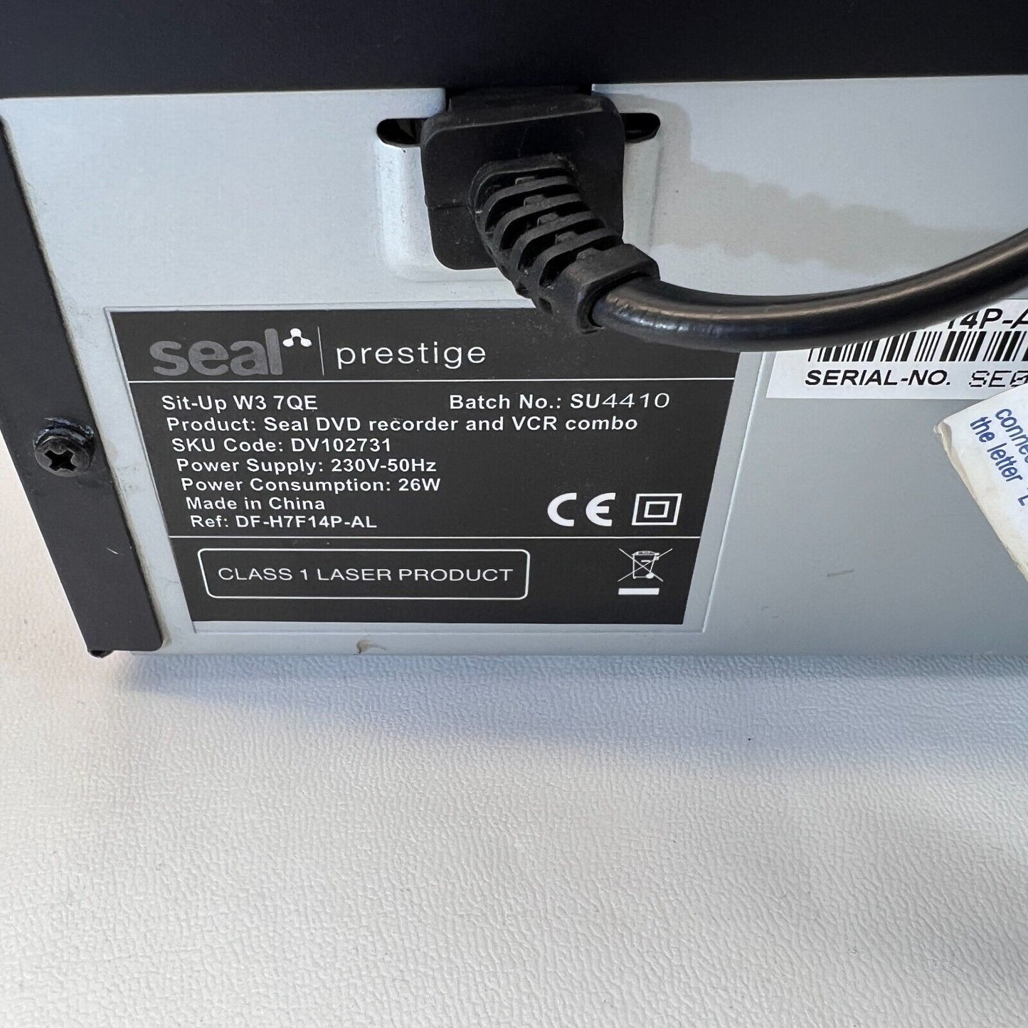 Seal Prestige DV102731 DVDVCR VHS Combo Player HDMI Output Black with Hdmi Cable