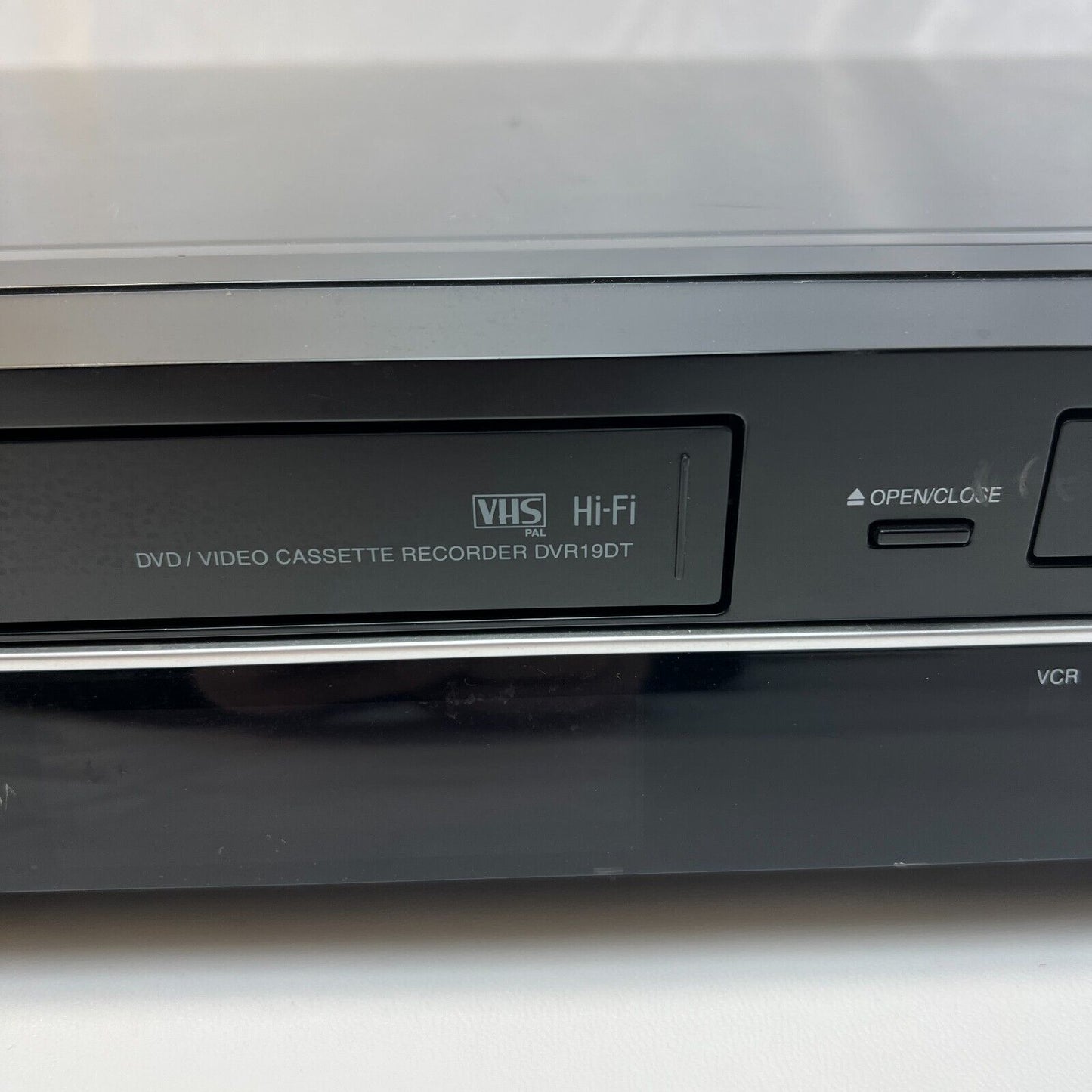 Toshiba DVR19 Freeview DVD/VCR Combi Recorder With HDMI and USB *VHS TO DVD*