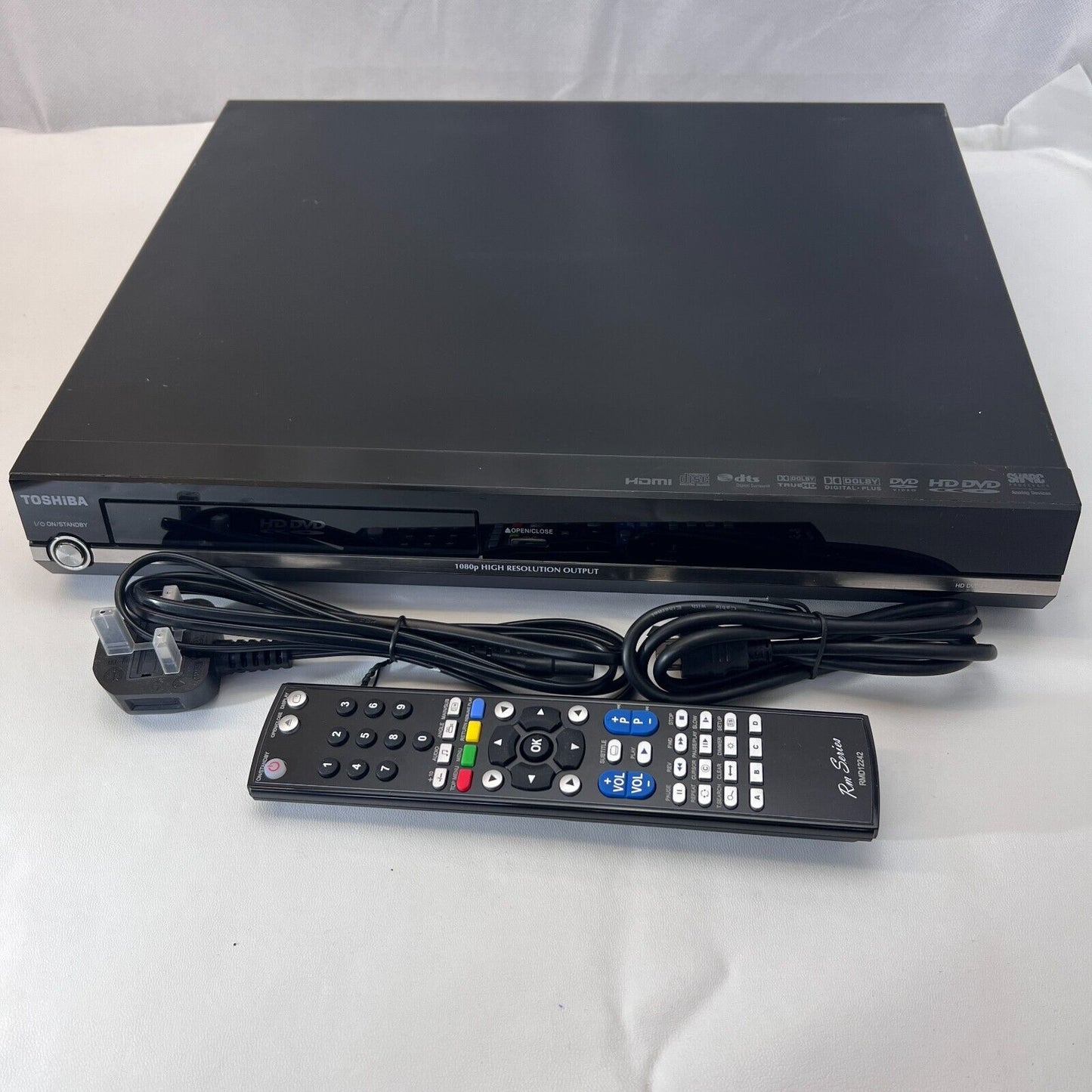 Toshiba HD-EP10 HD-DVD Player Black with Remote + HDMI Cable