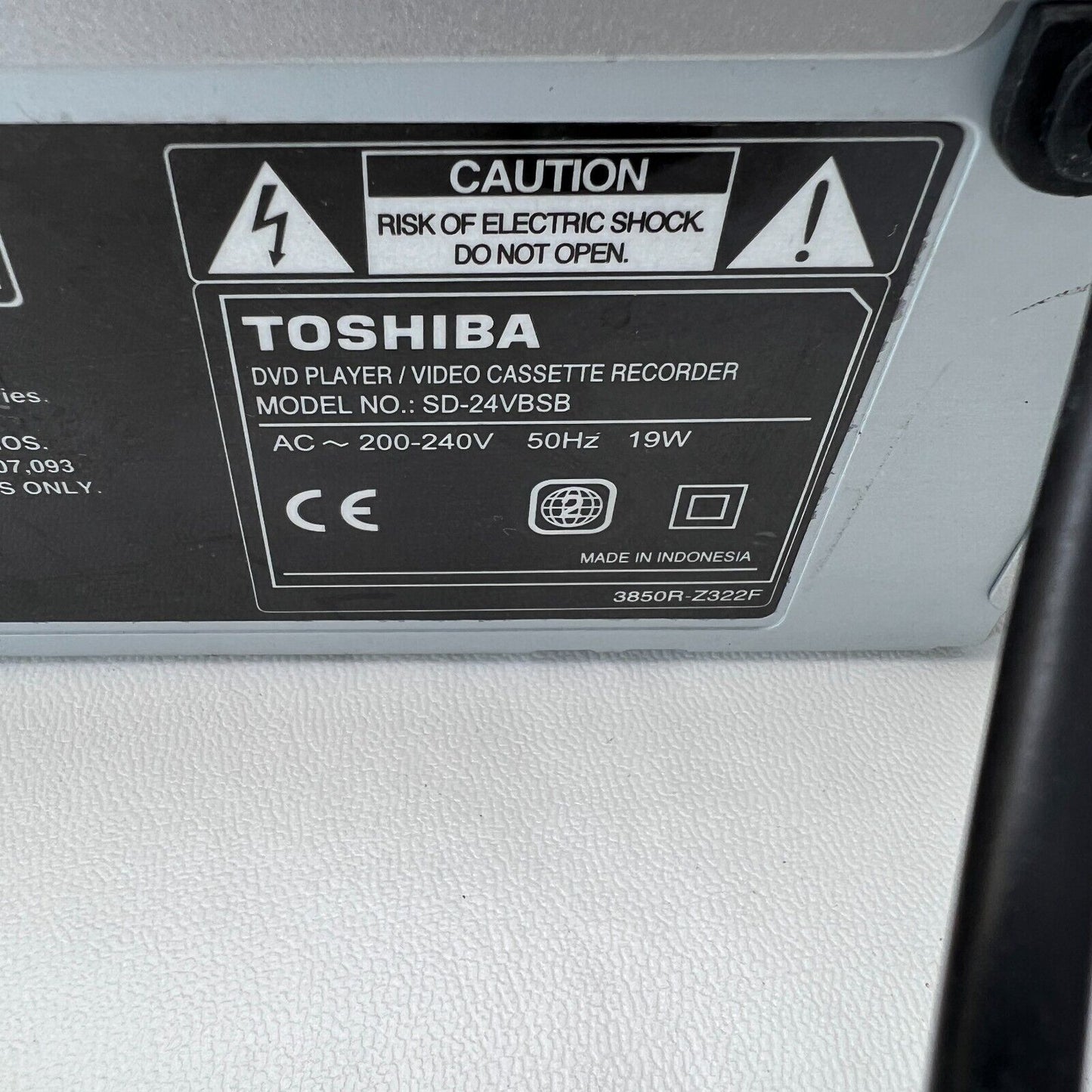 Toshiba SD-24VB DVD VHS Player Recorder Black USB Port Input w/ Remote + Cable