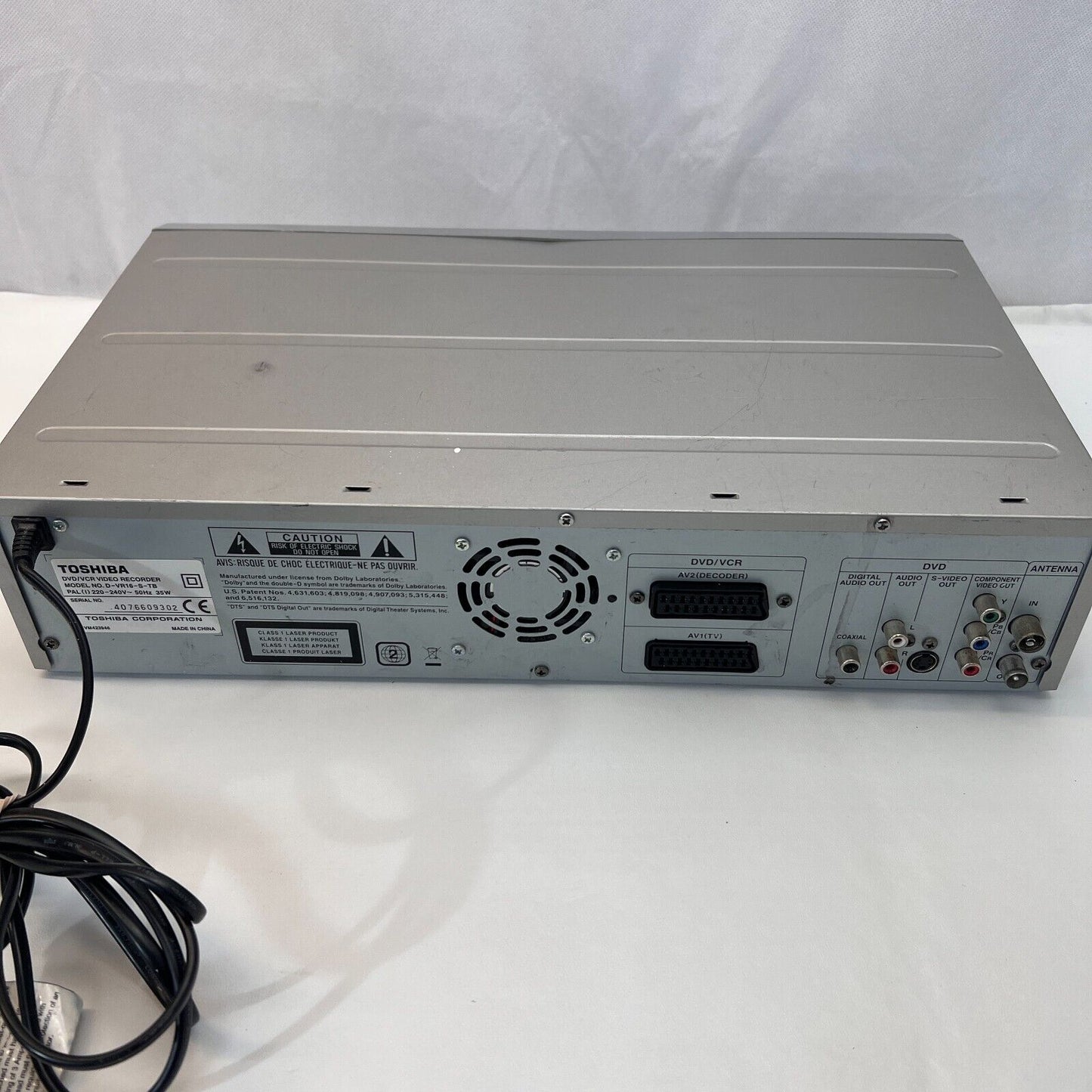 Toshiba DVR16 DVD VCR VHS Recorder Silver w/ Remote + Cable + NTSC/PAL Converter