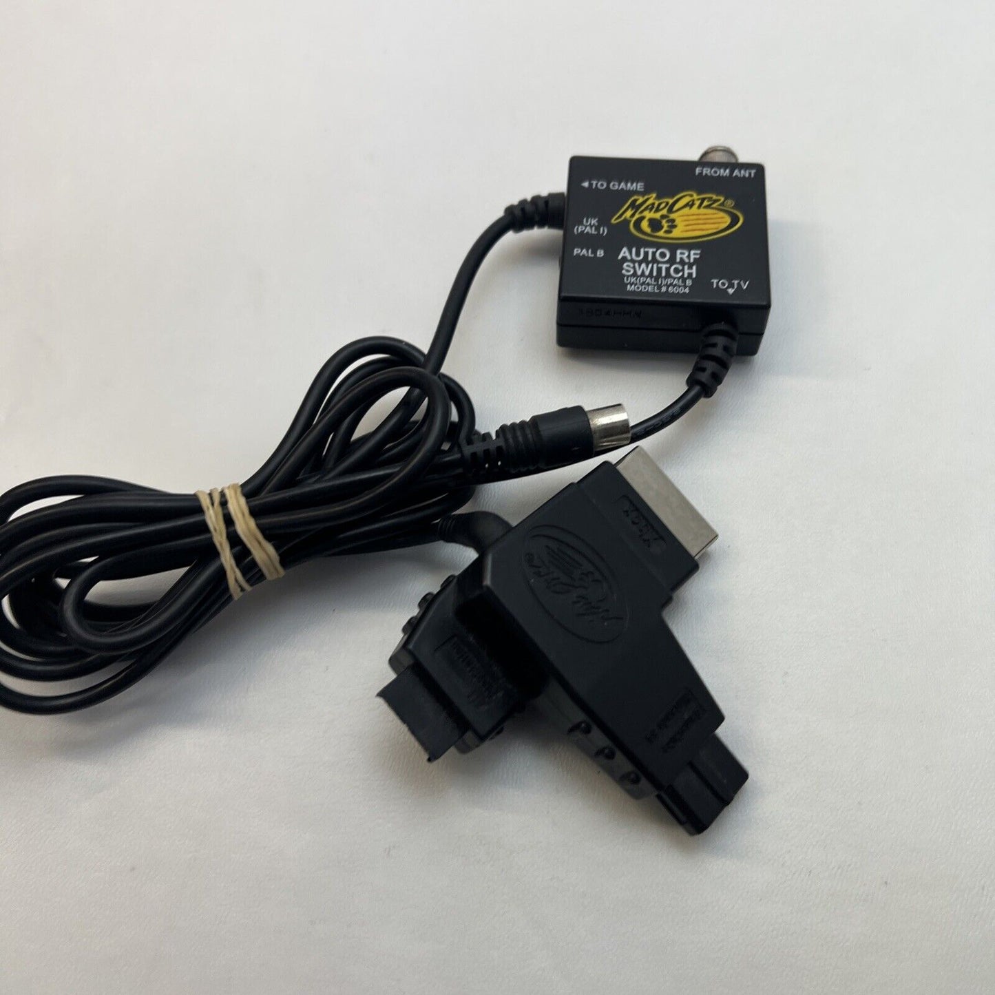 Mad Catz 6004 Auto RF Switch for Playstation 2 1 (all) Xbox and Gamecube + N64