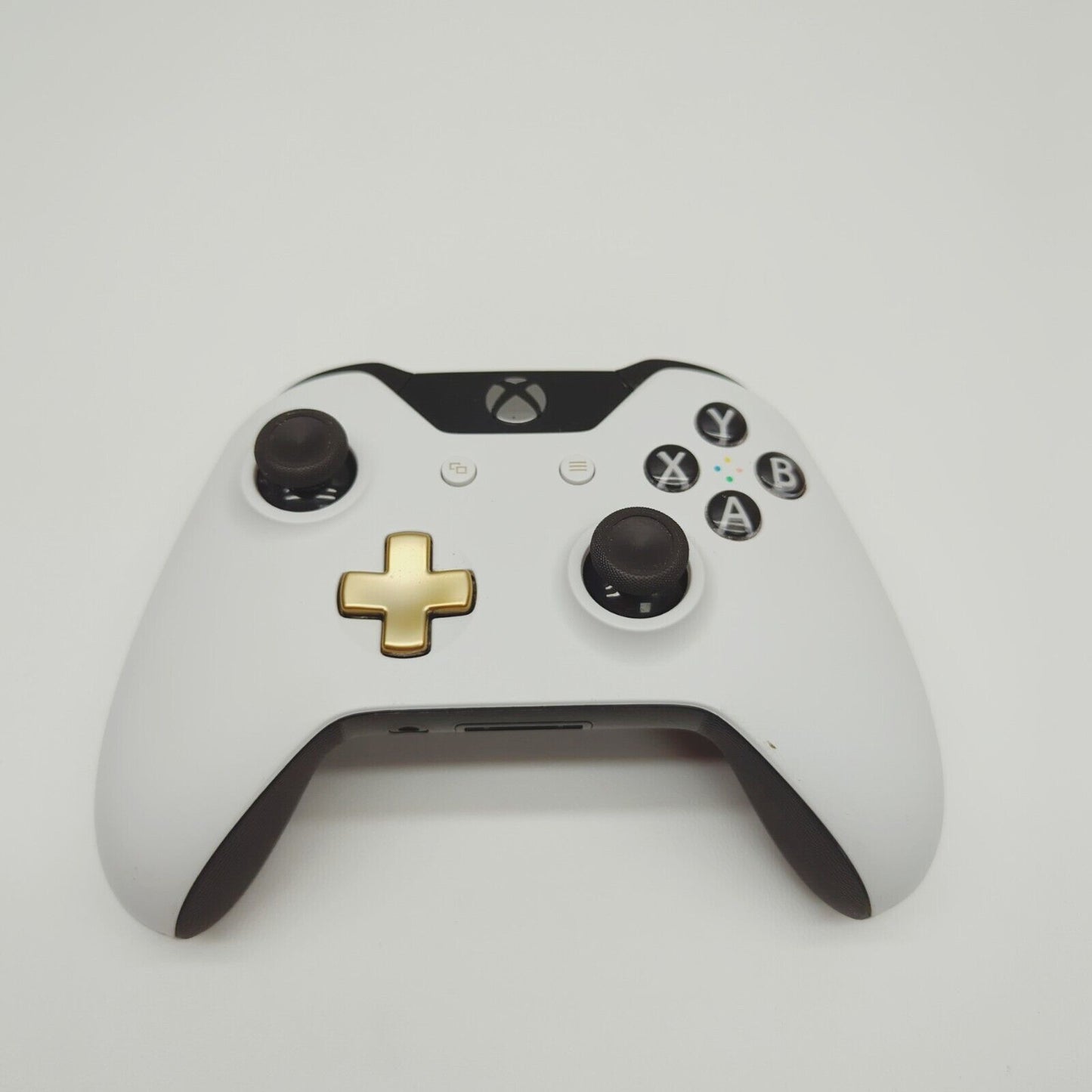 Official Xbox One Lunar White / Gold Controller Pad Video Game Accessories