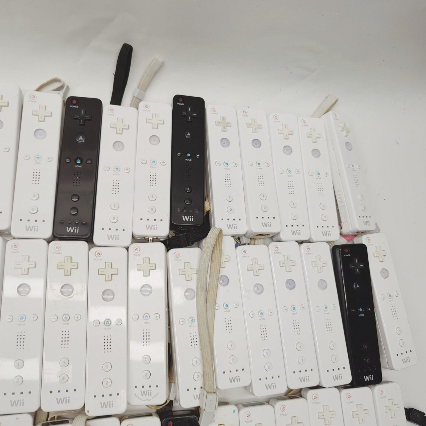 70 X Official Genuine Nintendo Wii Wireless Remote Controllers  Bulk - Faulty