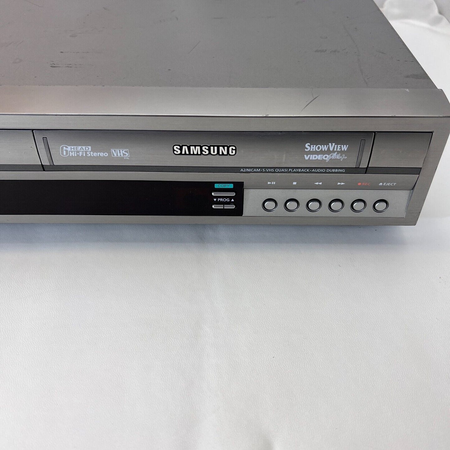 SAMSUNG SV-DVD1E DVD-VCR Player Silver with Remote + Cable +  NTSC/PAL Converter