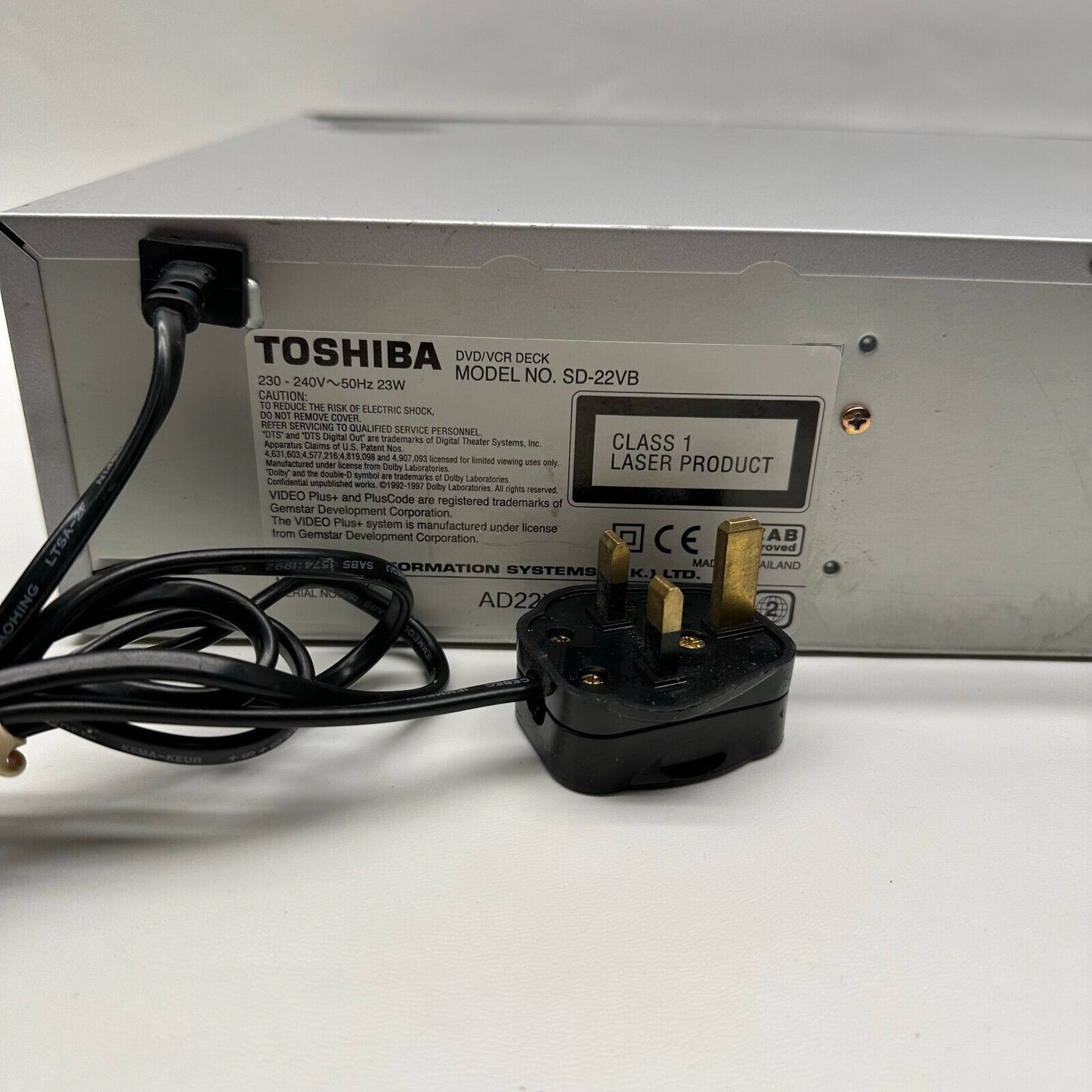 Toshiba SD-22VB Hi-Fi VHS DVD Cassette Recorder Remote Cables av to hdmi KIT