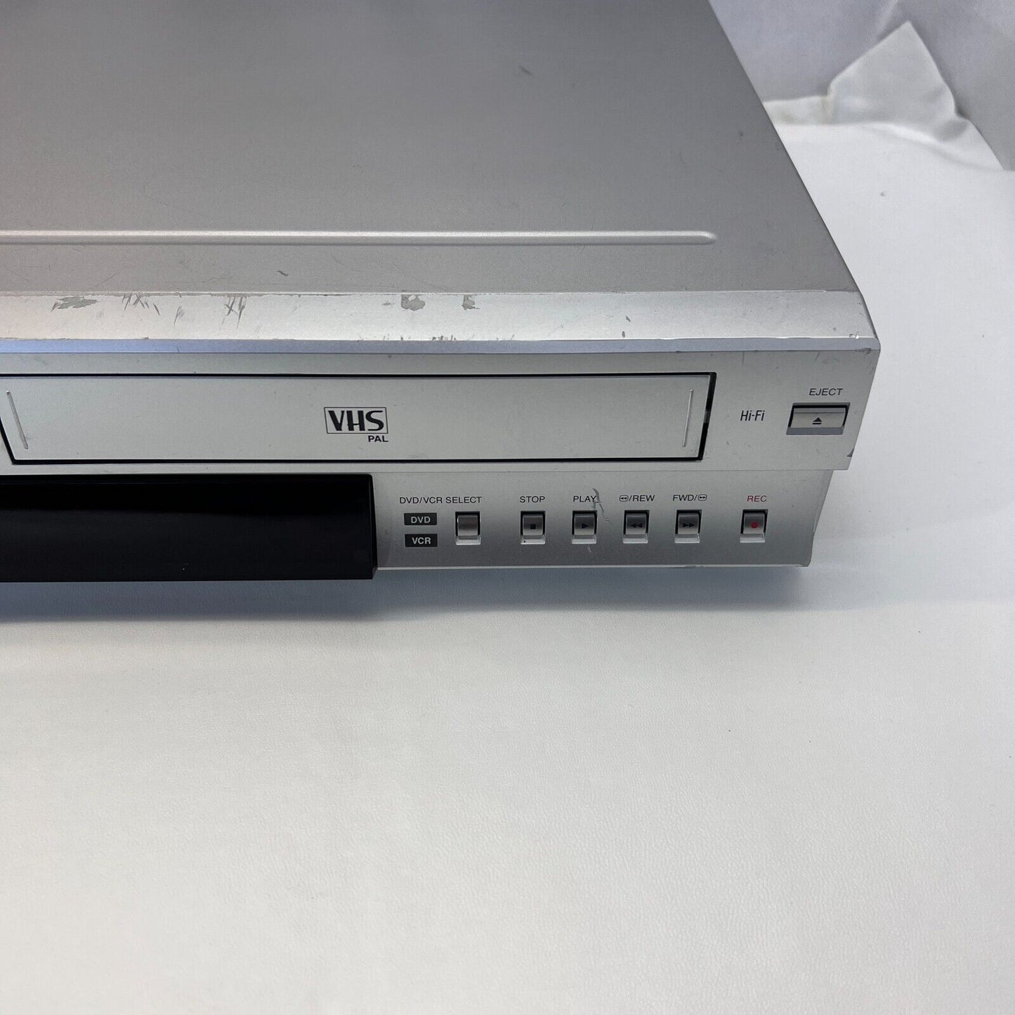 Toshiba SD-23VB VHS Player VCR - DVD Combi Hi-Fi With Remote