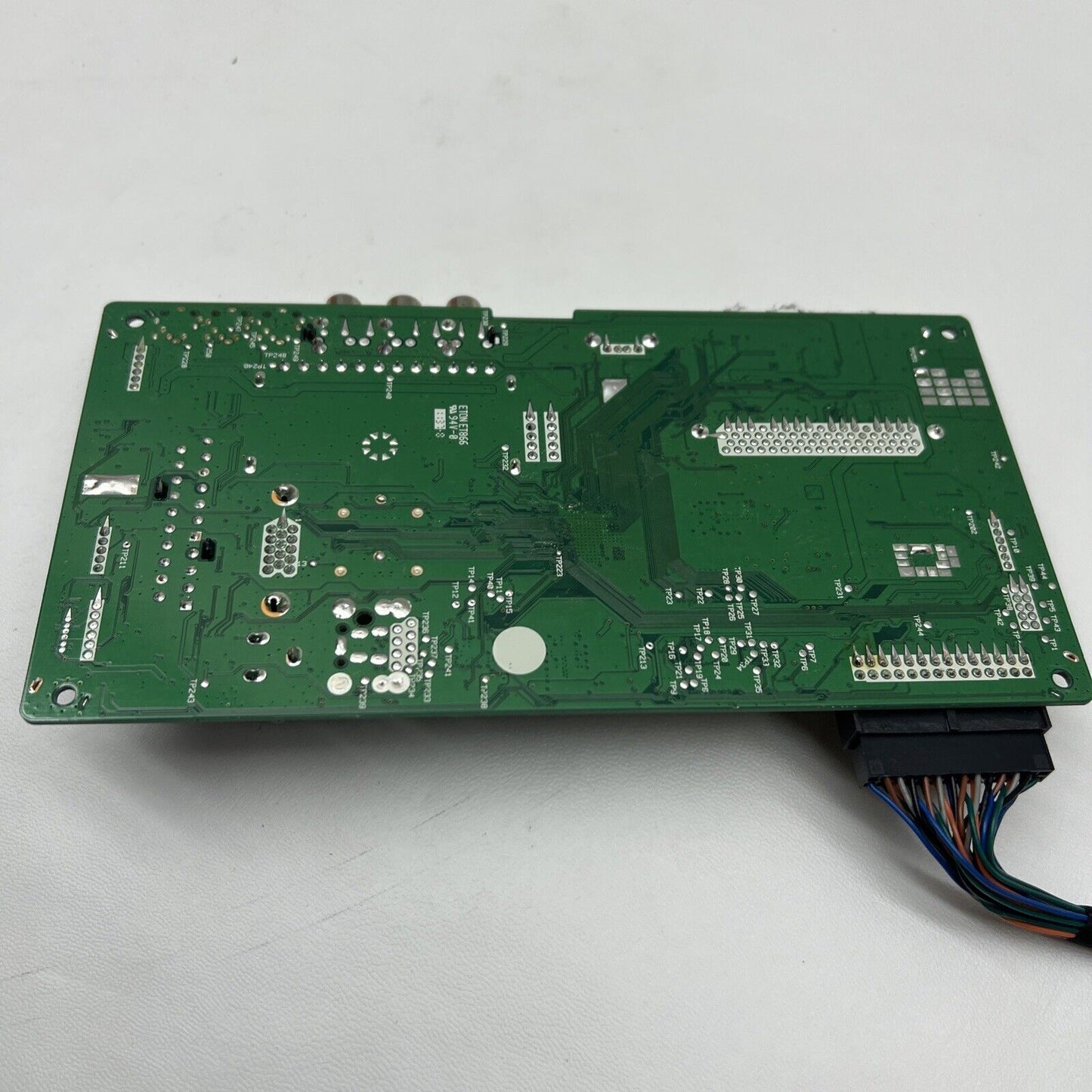 MAIN BOARD 17MB60-4.1 23056477 FOR SHARP LC-32D12E TV SCR: LC320WXN SC B1