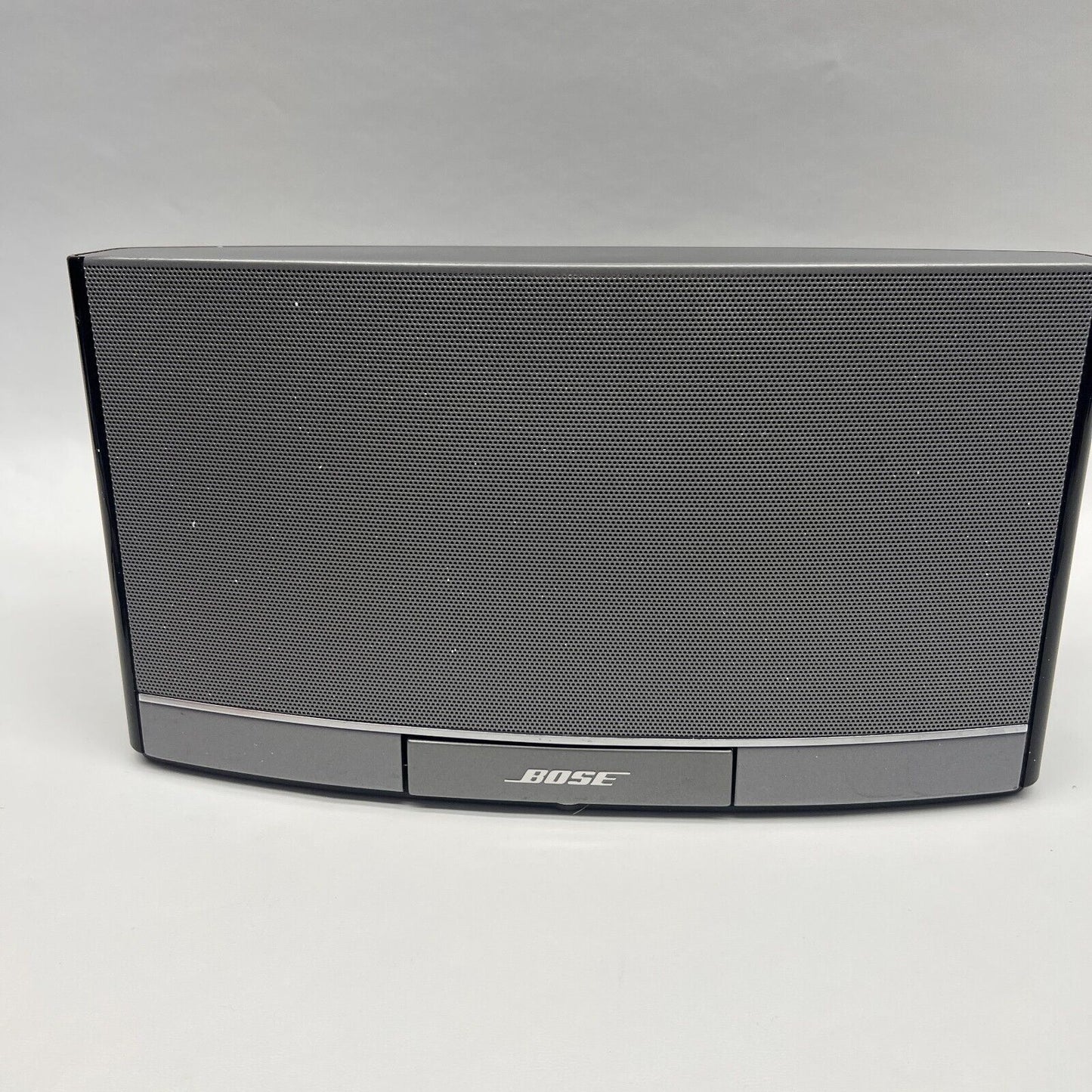 Bose SoundDock mains powerd 30 Pin iPod AUX Music System Silver Black