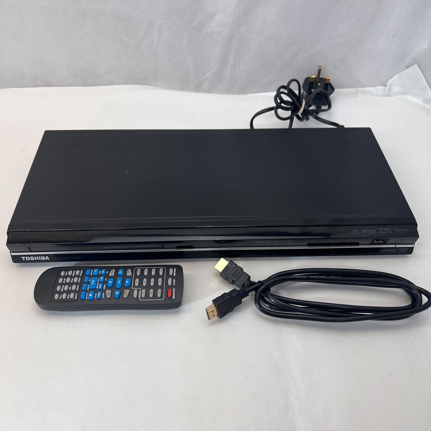 Toshiba SD590EKB DVD Video Player Black USB Port Input with Remote HDMI Cable