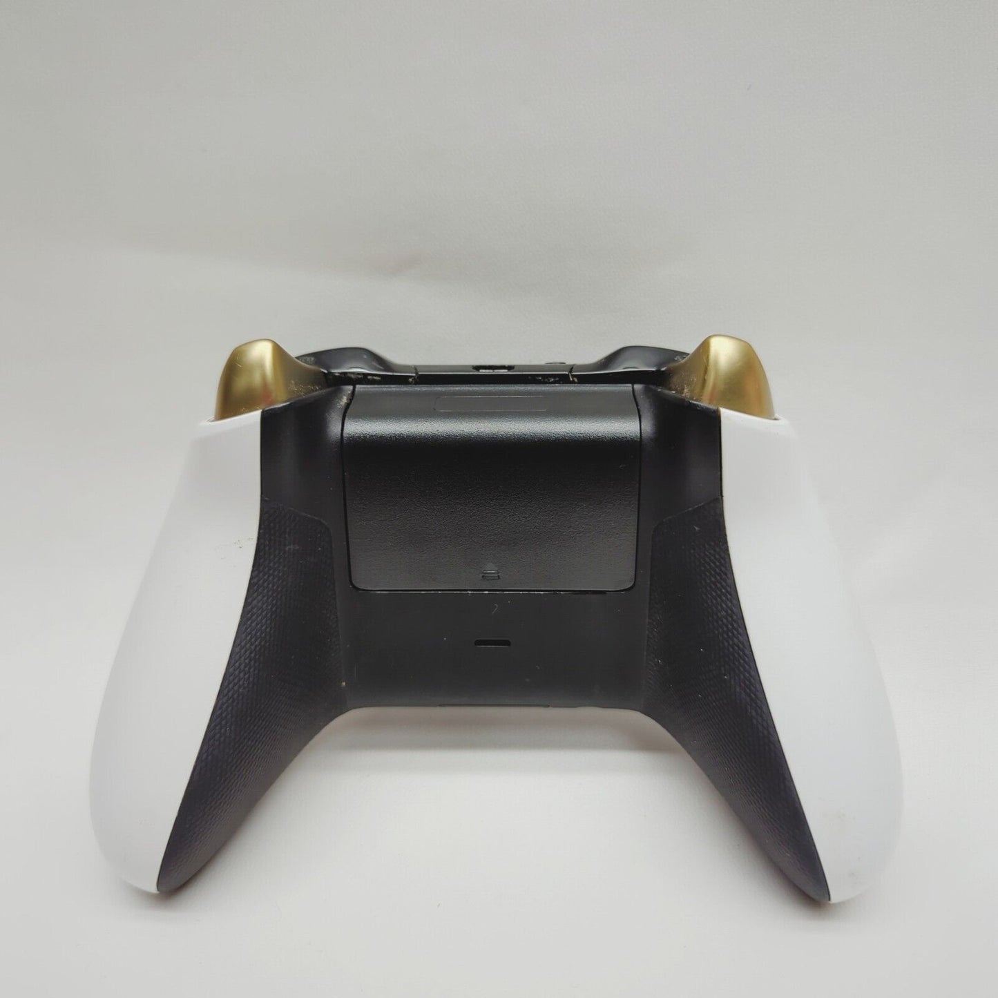 Official Xbox One Lunar White / Gold Controller Pad Video Game Accessories