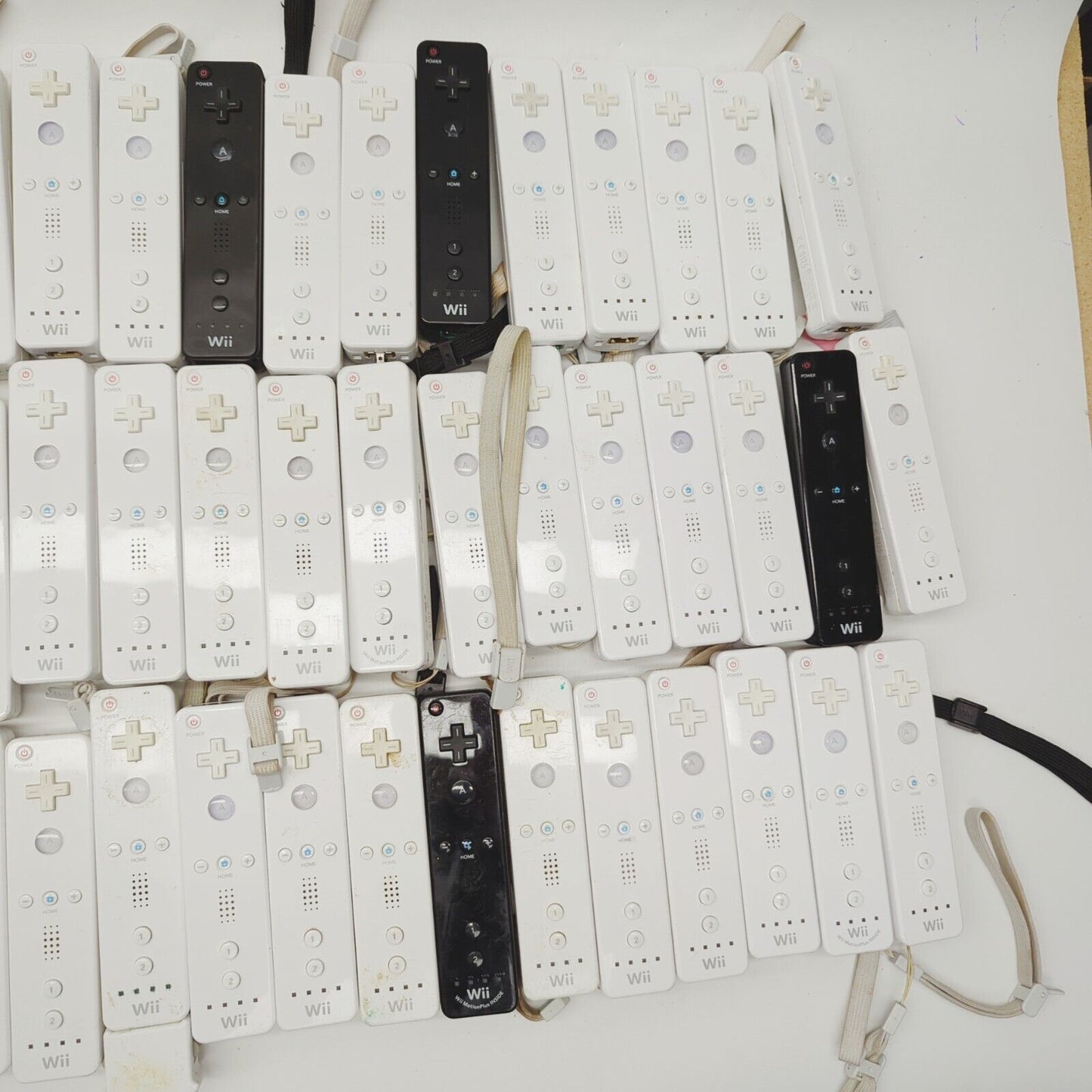 70 X Official Genuine Nintendo Wii Wireless Remote Controllers  Bulk - Faulty