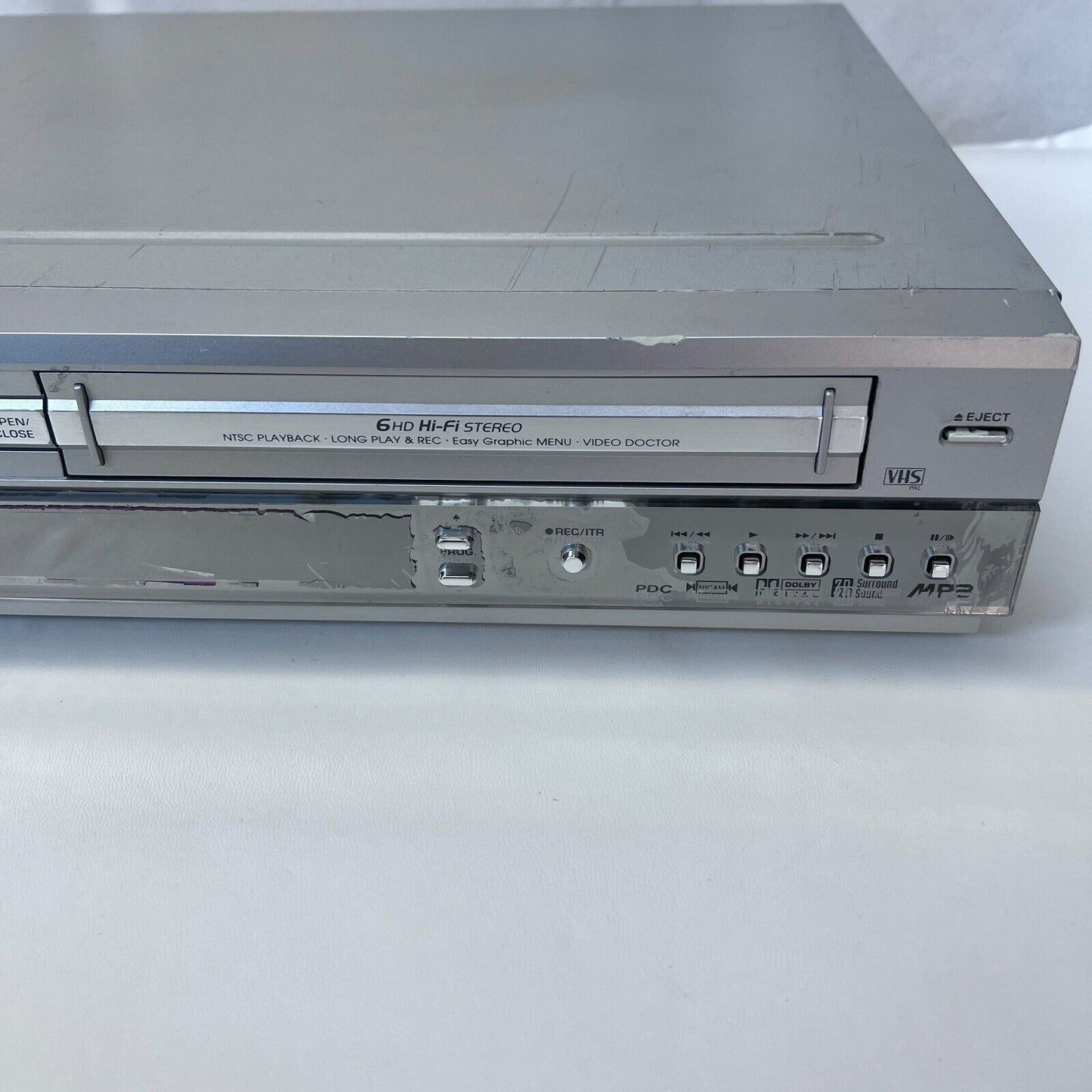 LG DV1000 VHS VCR Recorder / DVD Player Combi player With Remote