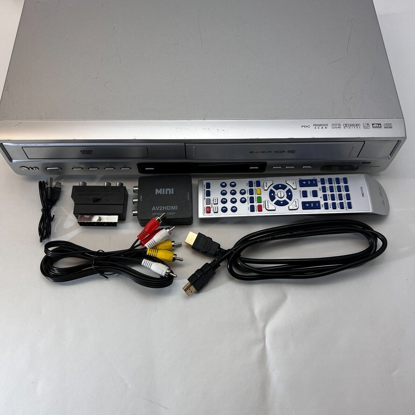 LG DVC9800 DVD/VCR VHS Recorder Silver with Remote + Cable + NTSC/PAL Converte