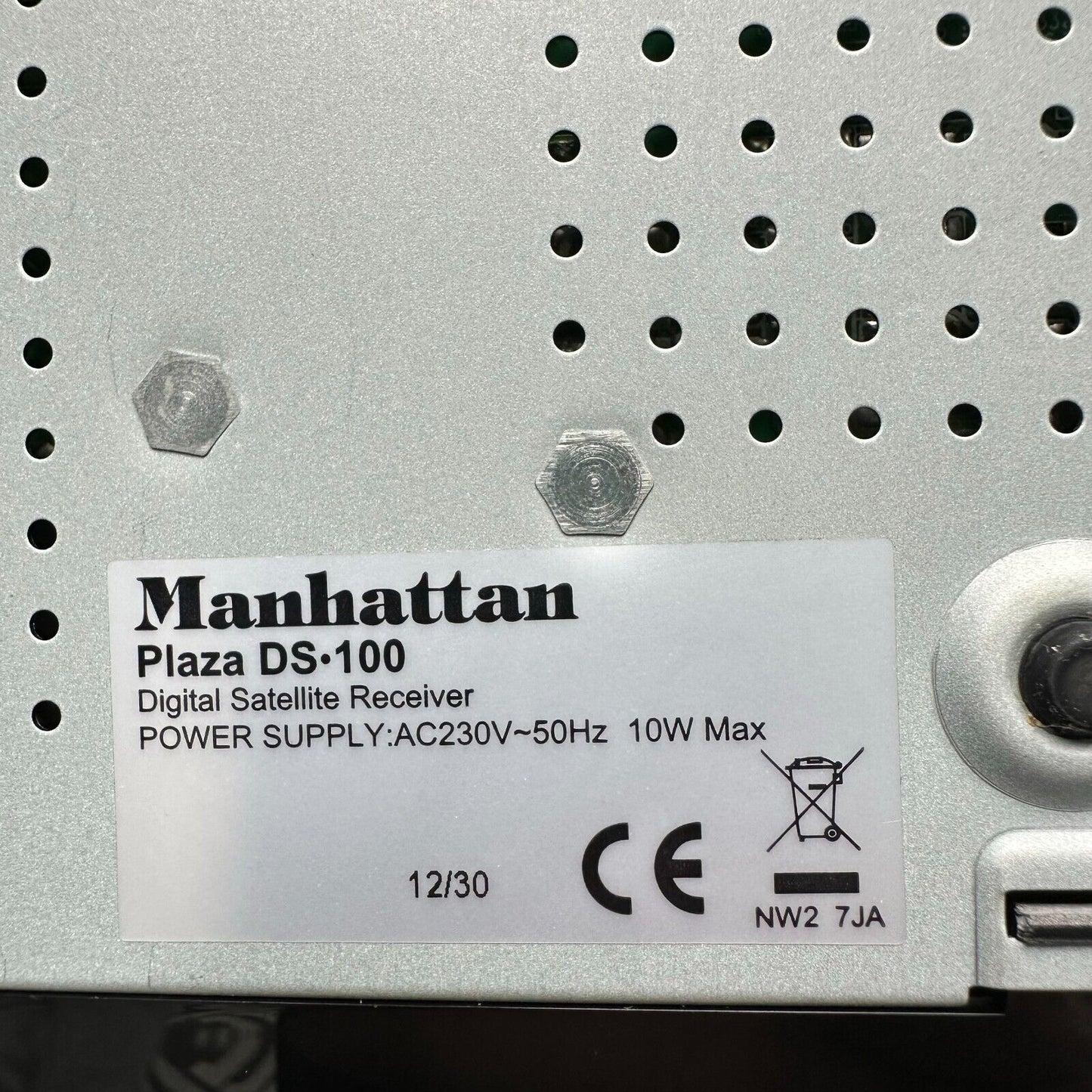 Manhattan Plaza DS-100 Freesat SD Digital Receiver Remote Cables AV to HDMI kit