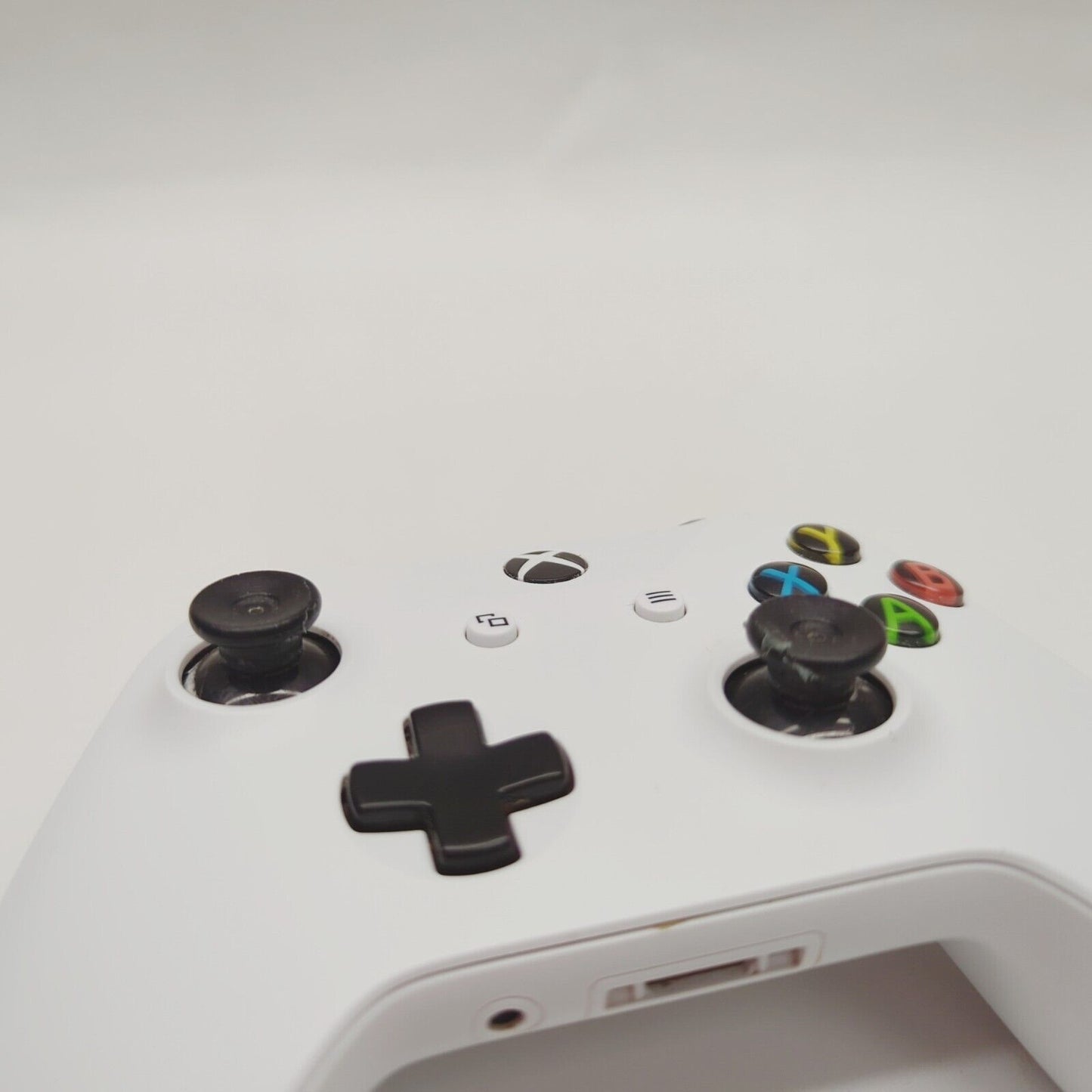 Xbox One Controller White Official Microsoft (rubbers worn)