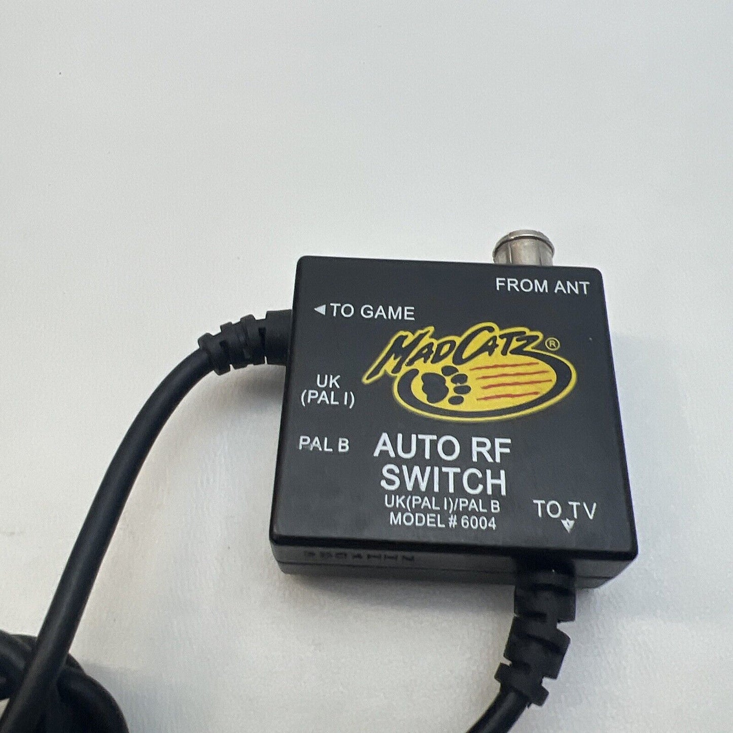 Mad Catz 6004 Auto RF Switch for Playstation 2 1 (all) Xbox and Gamecube + N64