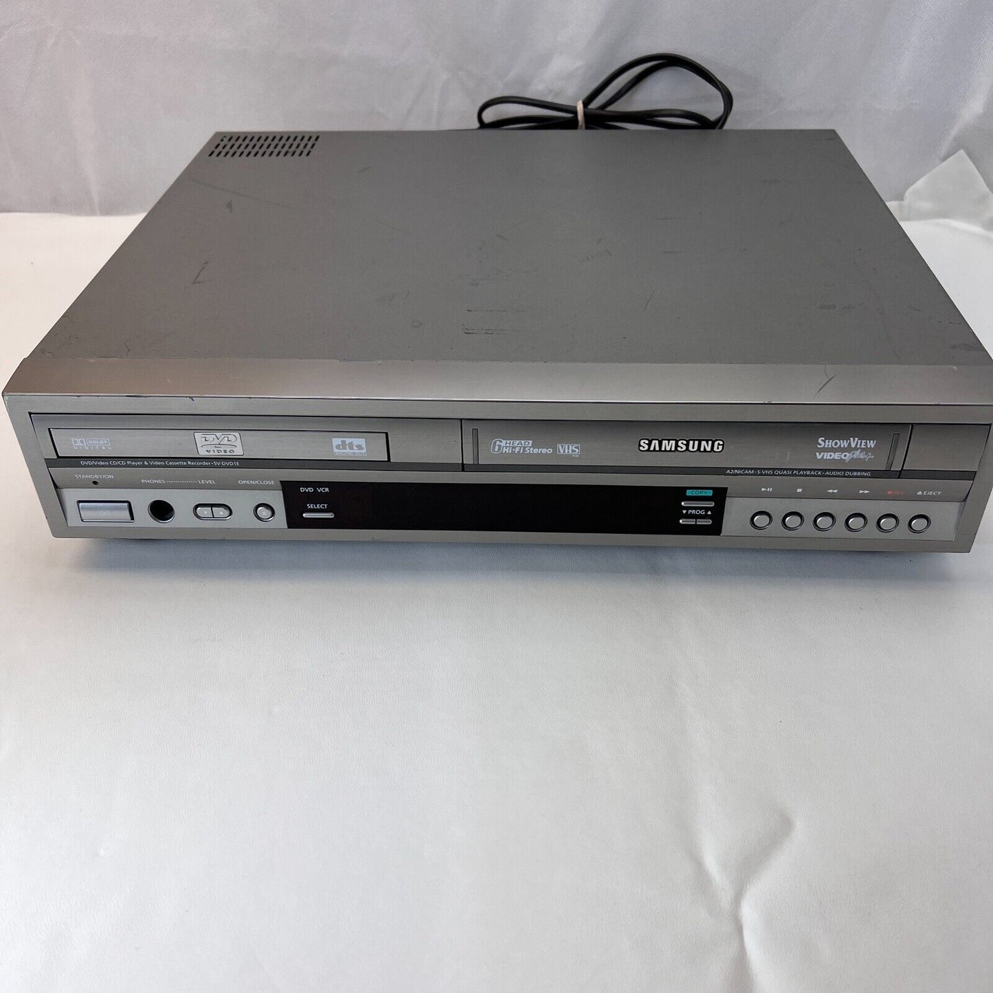 SAMSUNG SV-DVD1E DVD-VCR Player Silver with Remote + Cable +  NTSC/PAL Converter