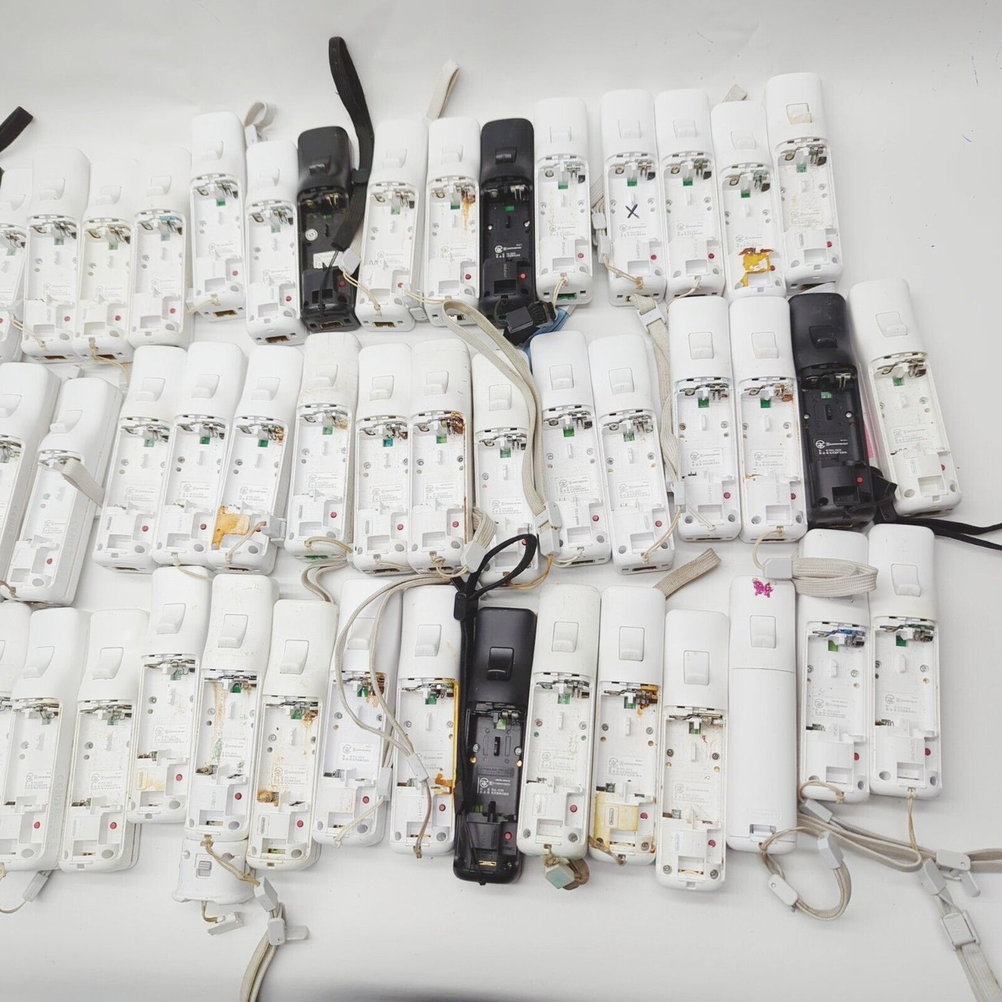 70 X Official Genuine Nintendo Wii Wireless Remote Controllers  Bulk - Faulty