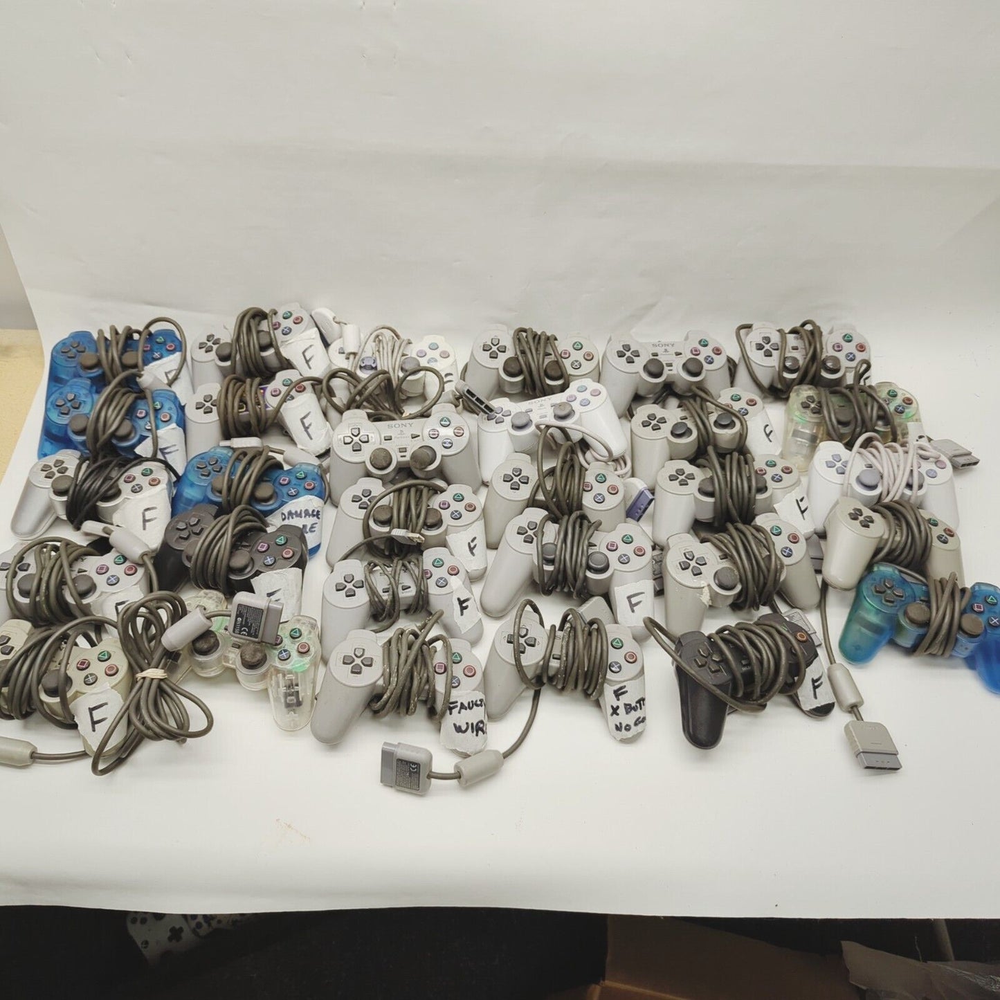 Faulty  - 30 x PlayStation 1  ps1 Controllers Job lot Bundle Grey crystal blue