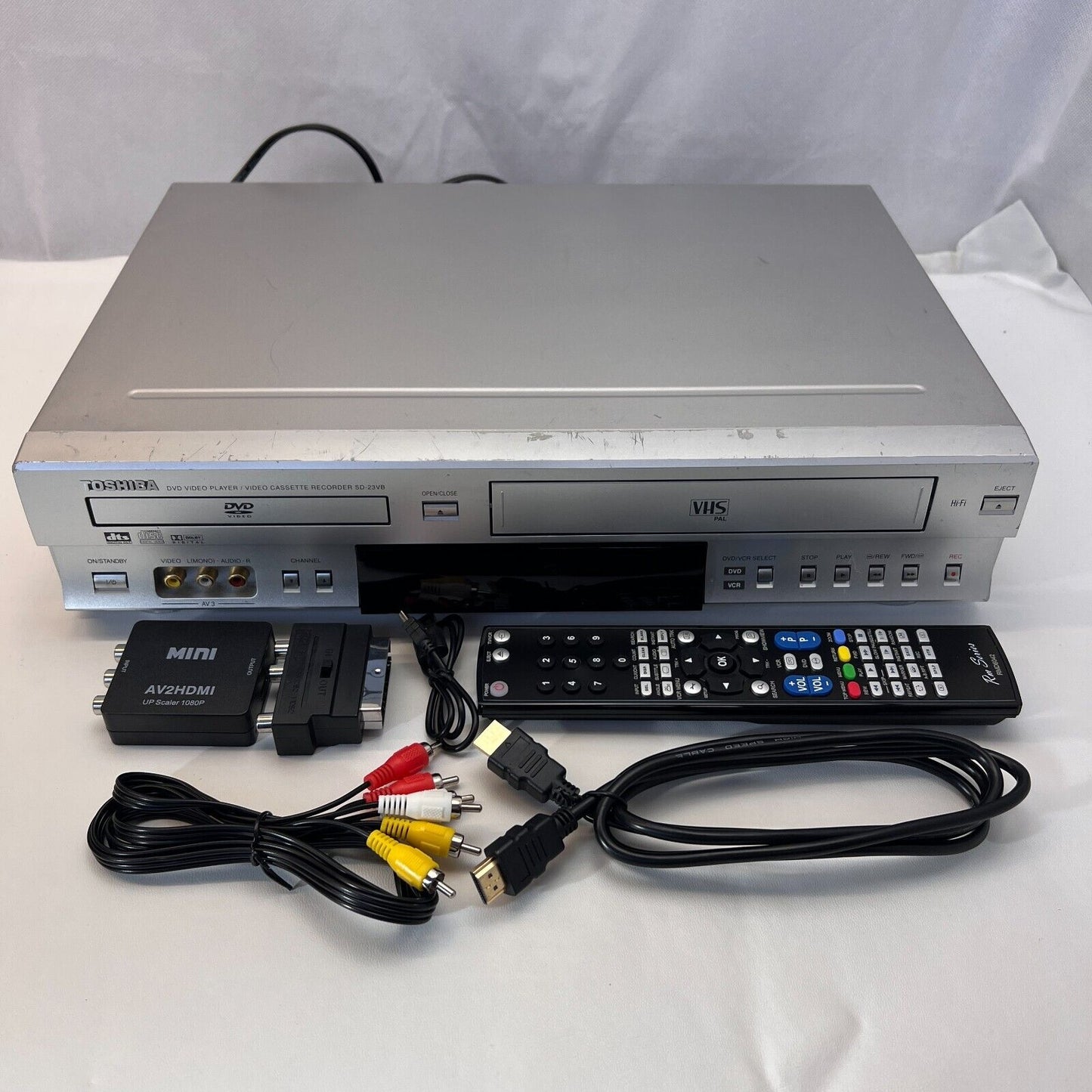 Toshiba SD-23VB VHS Player VCR - DVD Combi Hi-Fi With Remote