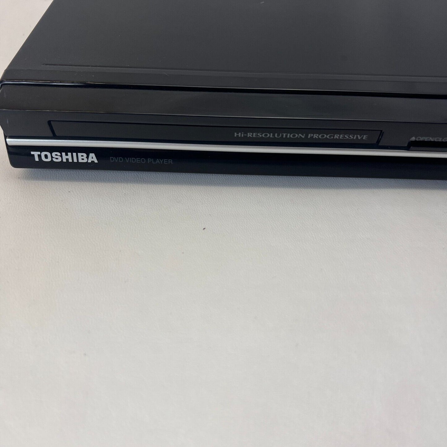 Toshiba SD590EKB DVD Video Player Black USB Port Input with Remote HDMI Cable