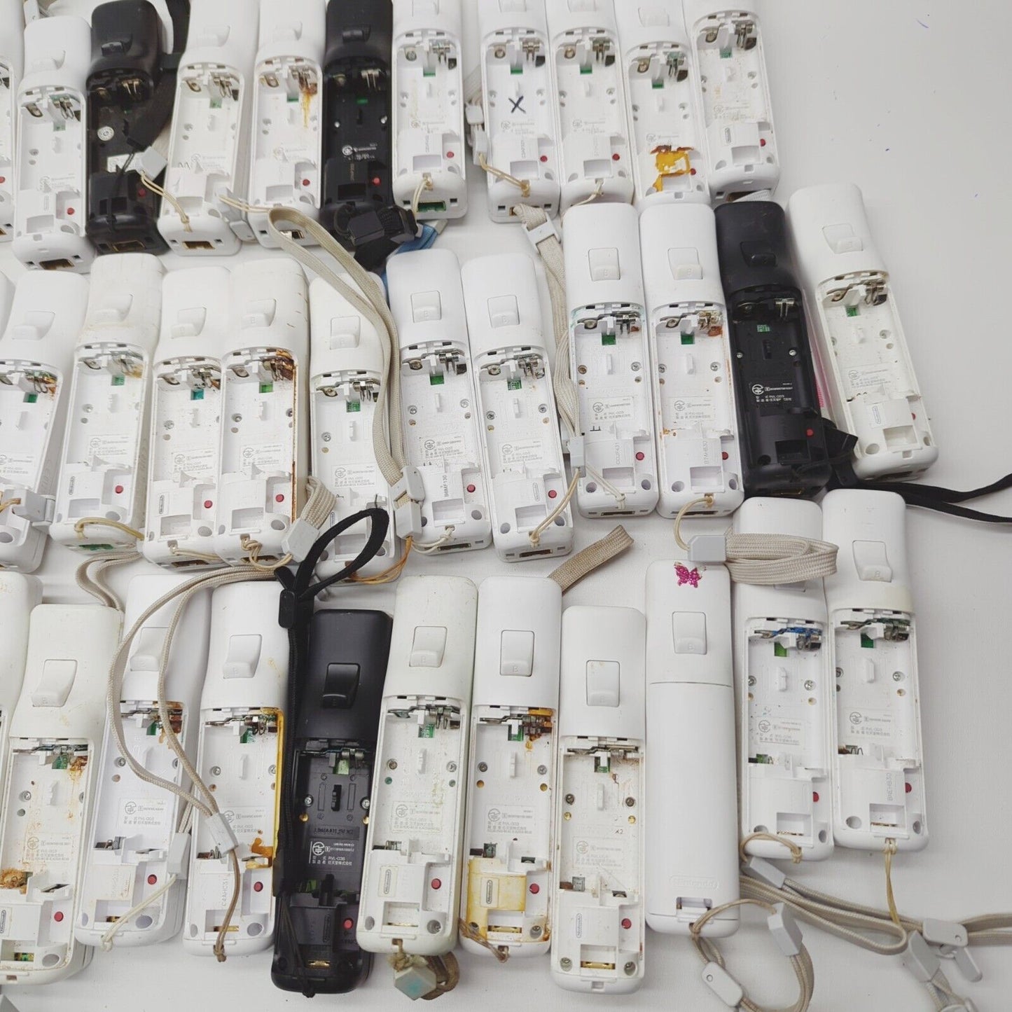 70 X Official Genuine Nintendo Wii Wireless Remote Controllers  Bulk - Faulty