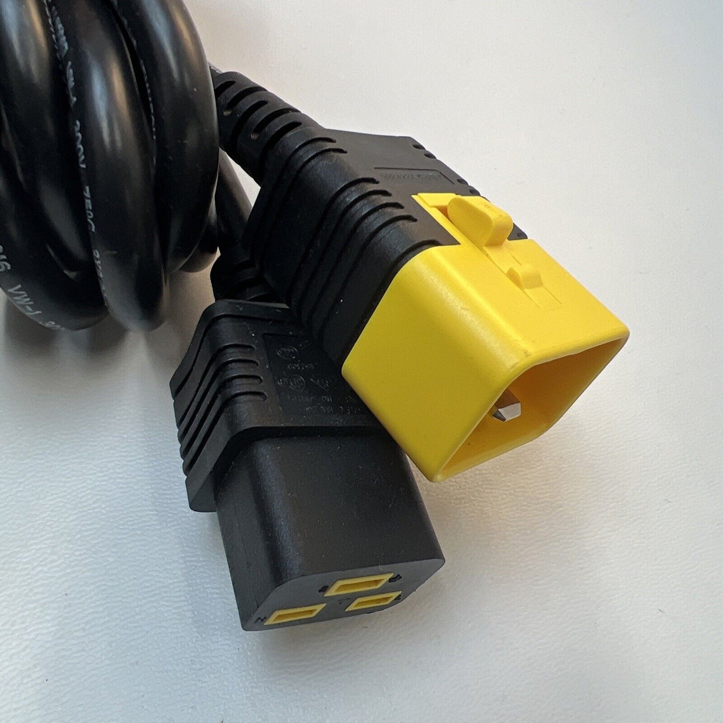 Volex V-Lock C19 Connector VAC19KS Power Cord with Interlocking System 14awg