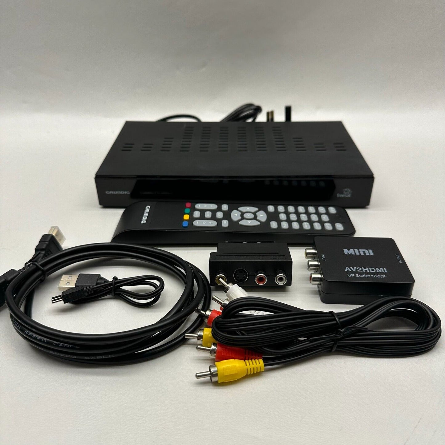 GRUNDIG GUFSAT02SD Freesat Digital Box Tested w/ Remote + Cables AV to HDMI kit