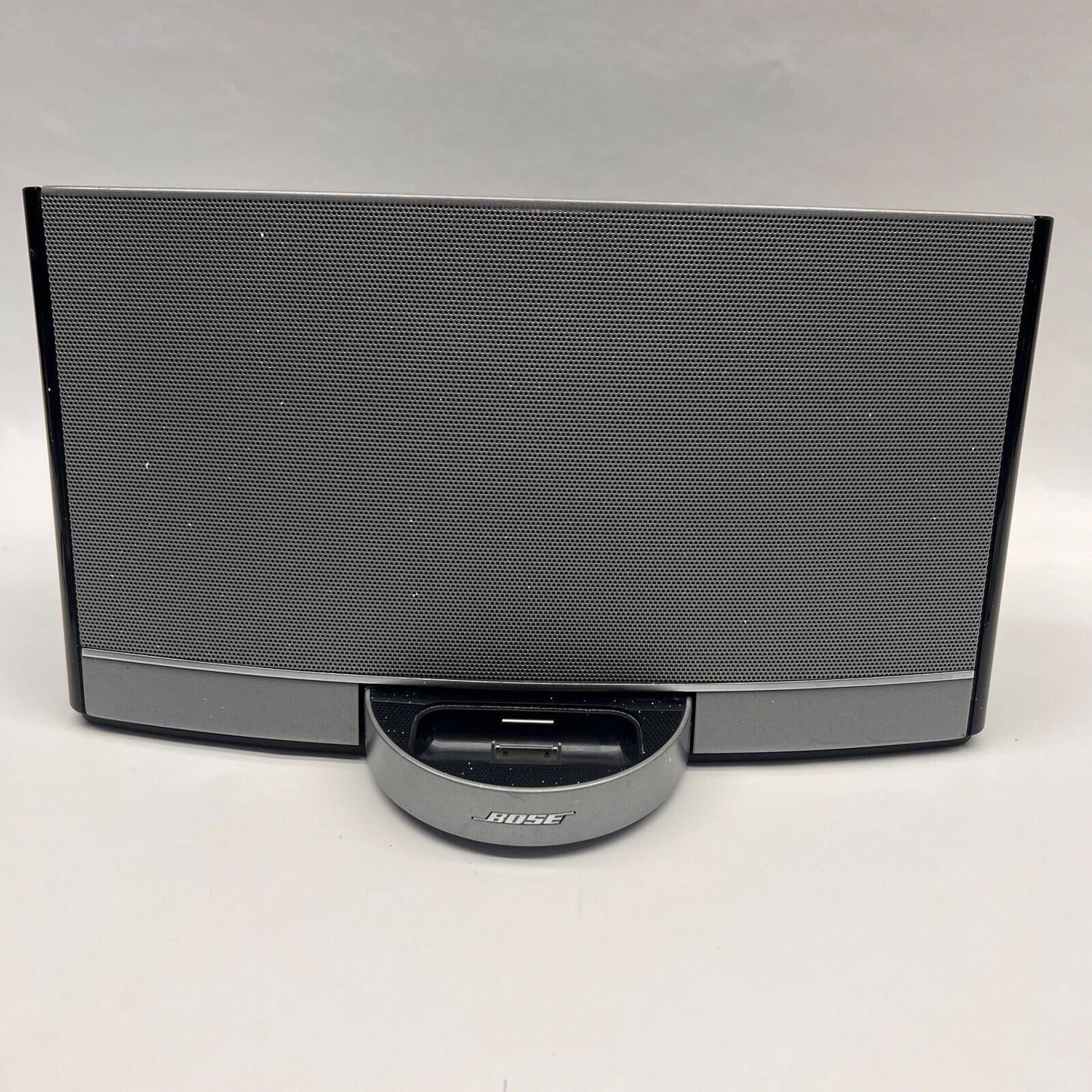 Bose SoundDock mains powerd 30 Pin iPod AUX Music System Silver Black