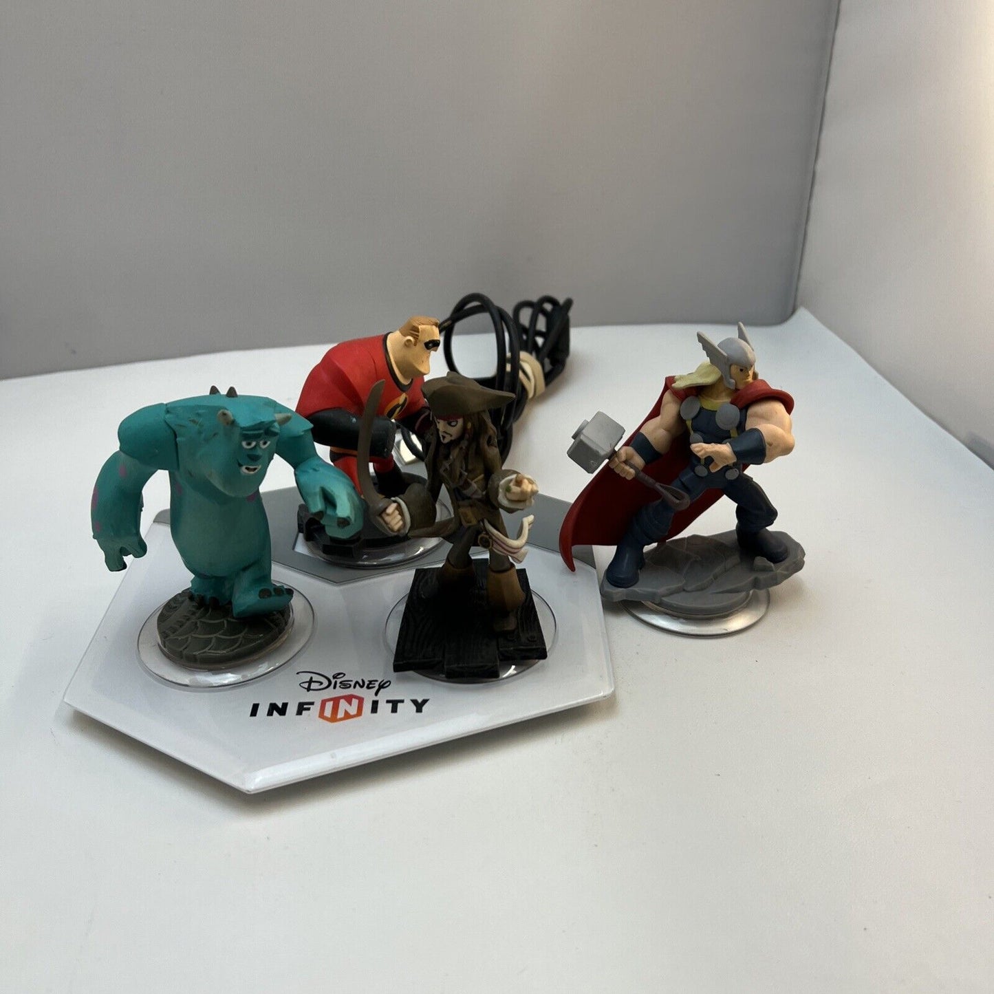 DISNEY INFINITY 1.0 XBOX 360 STARTER PACK - USED CONDITION - TESTED