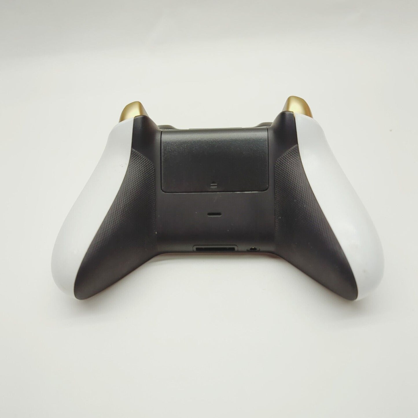 Official Xbox One Lunar White / Gold Controller Pad Video Game Accessories