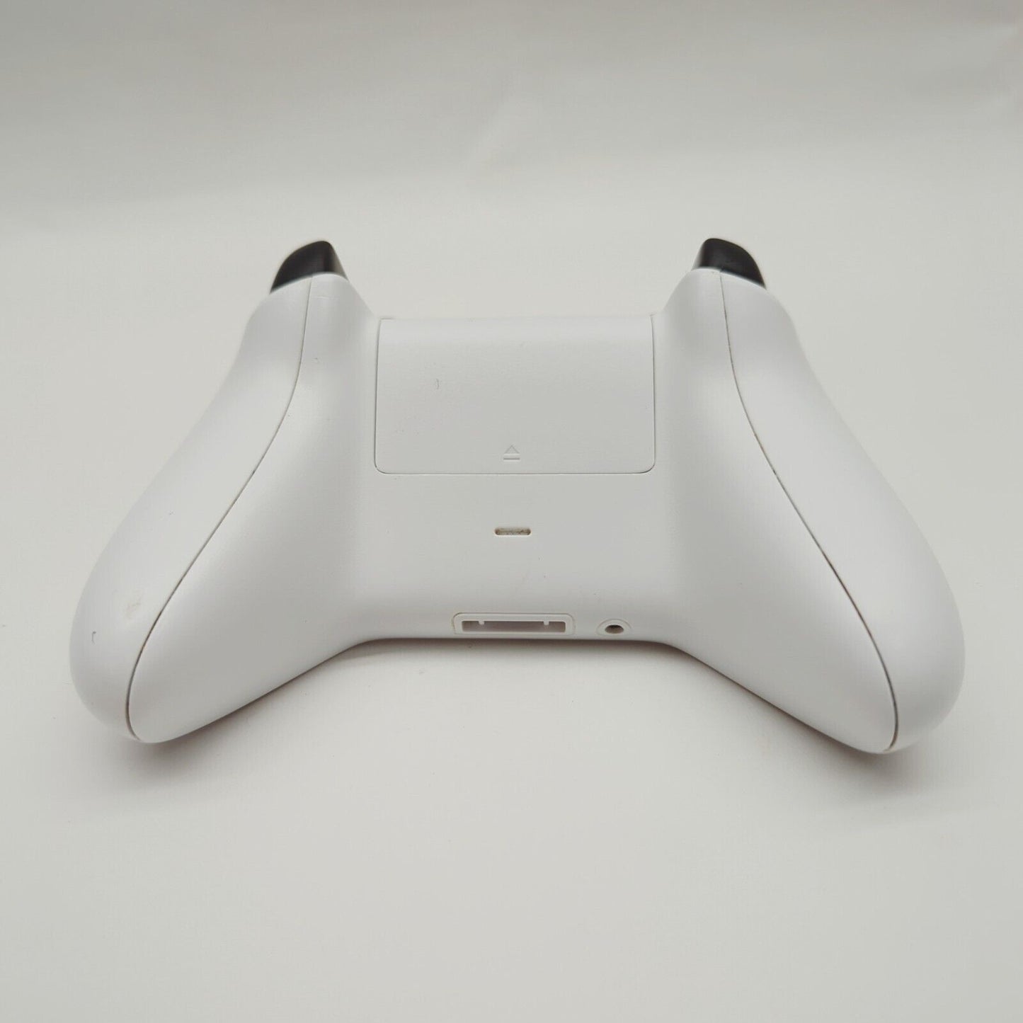 Xbox One Controller White Official Microsoft (rubbers worn)